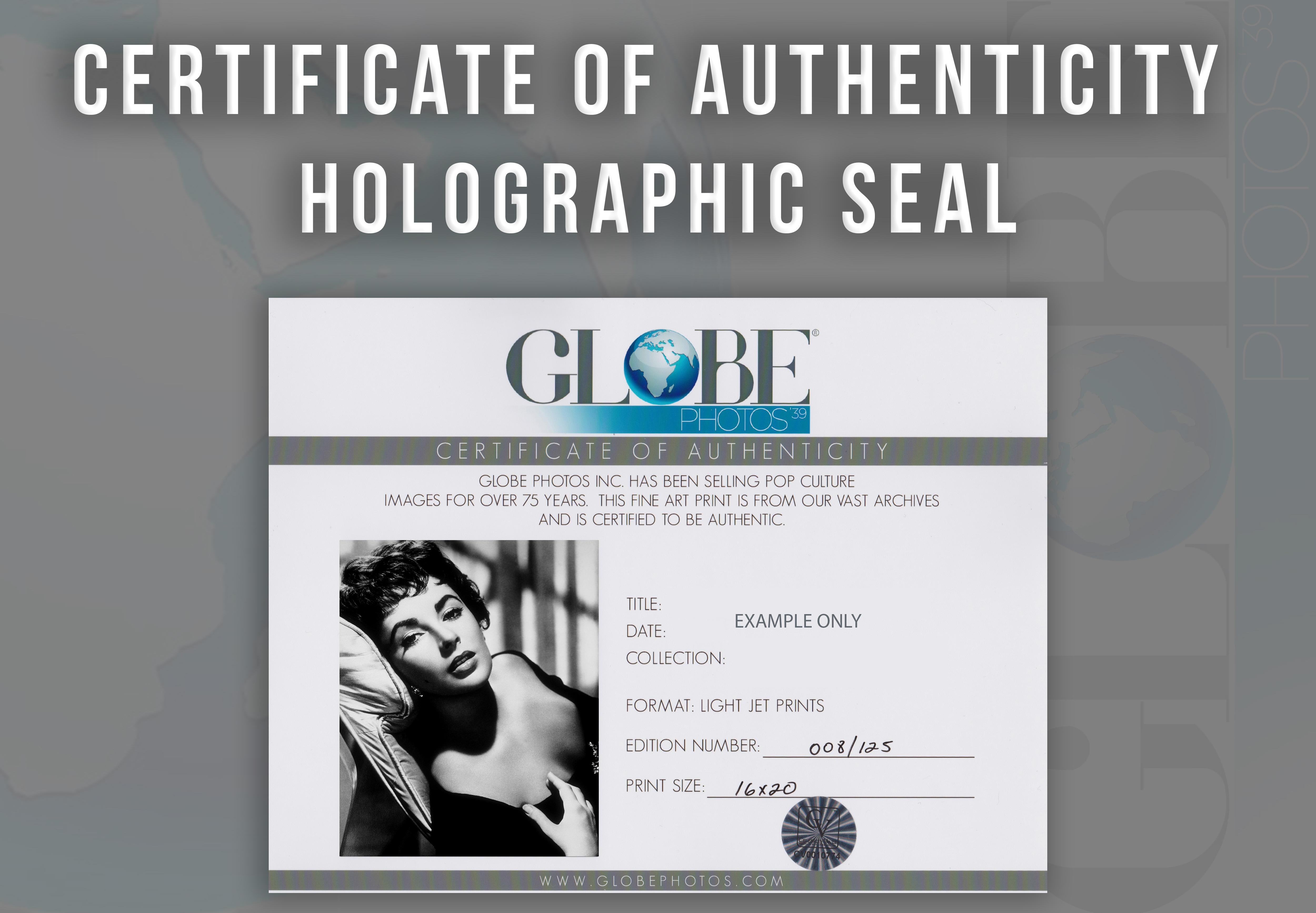 Elizabeth Taylor Stunning Glamour Globe Photos Fine Art Print - Black Black and White Photograph by Unknown