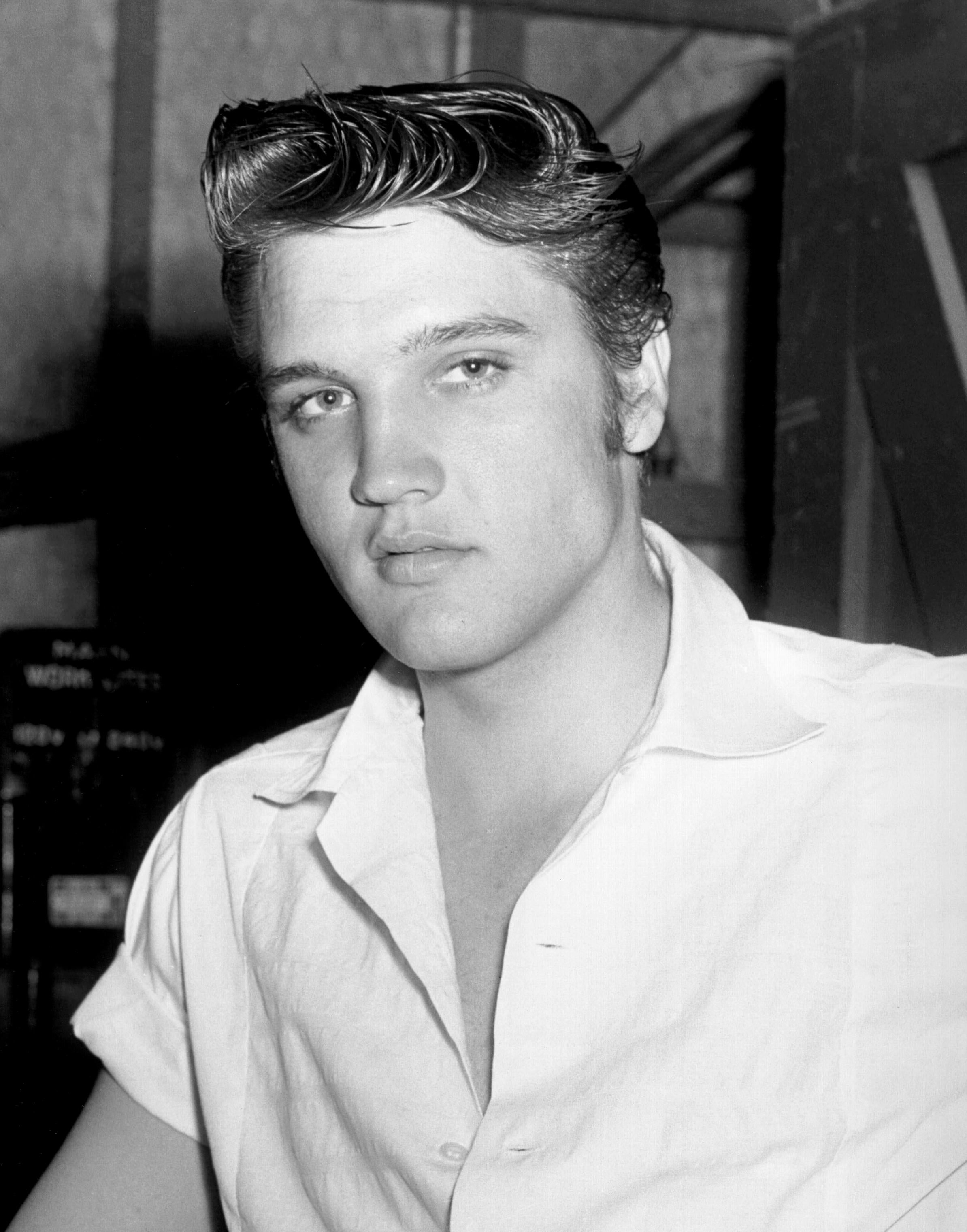 Unknown Portrait Photograph - Elvis Presley: Handsome Young Star Globe Photos Fine Art Print