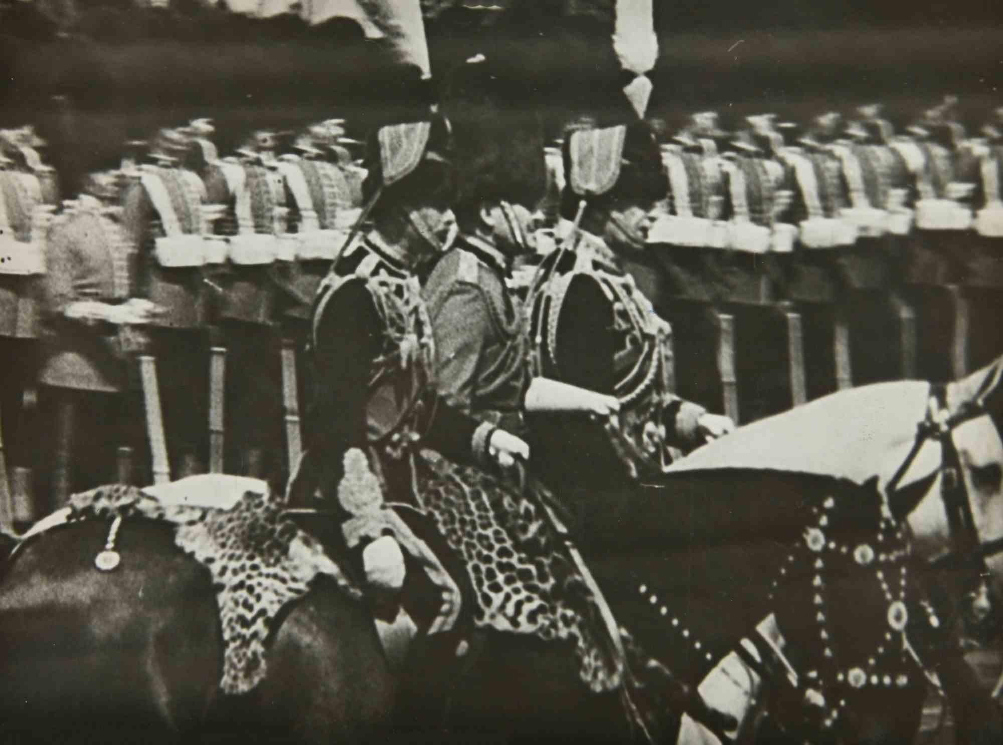 Portrait Photograph Unknown - Cuirassiers anglais chevaux d'équitation - Photographie vintage, années 1950