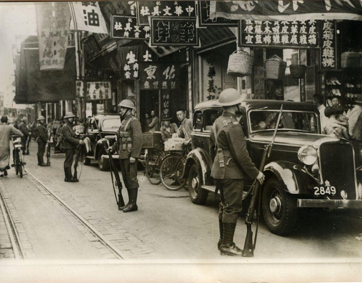 Unknown Black and White Photograph - English Soldiers in Shanghai during occupation - Vintage Photo 1939