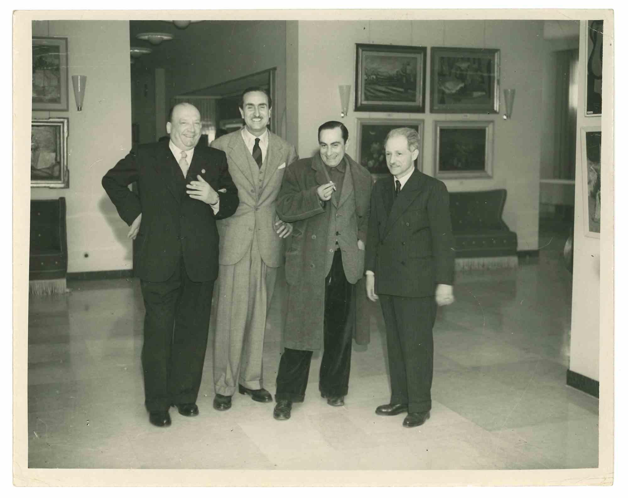 Unknown Portrait Photograph - Exhibition - Life in Italy - Photo - 1960s
