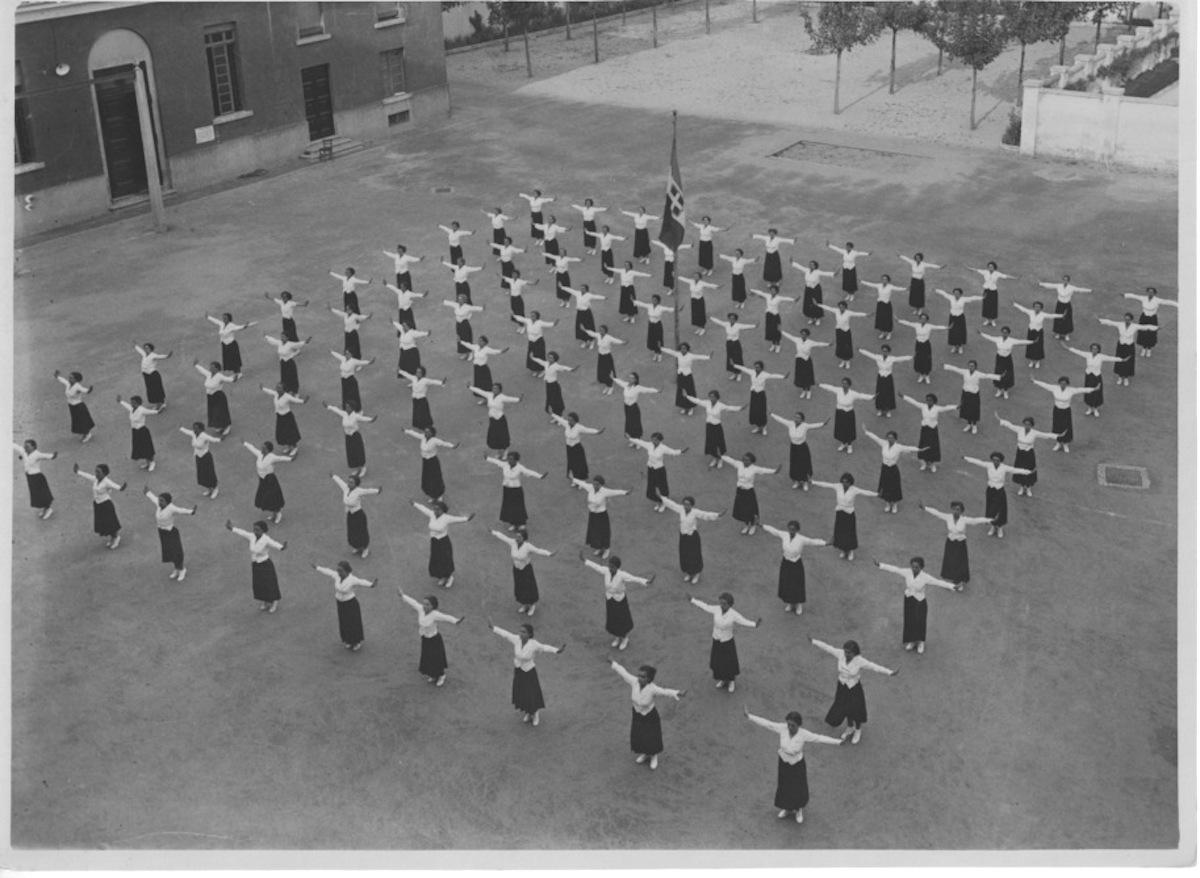 Unknown Black and White Photograph - Fascism - Outdoor Physical education - Vintage Photo 1934