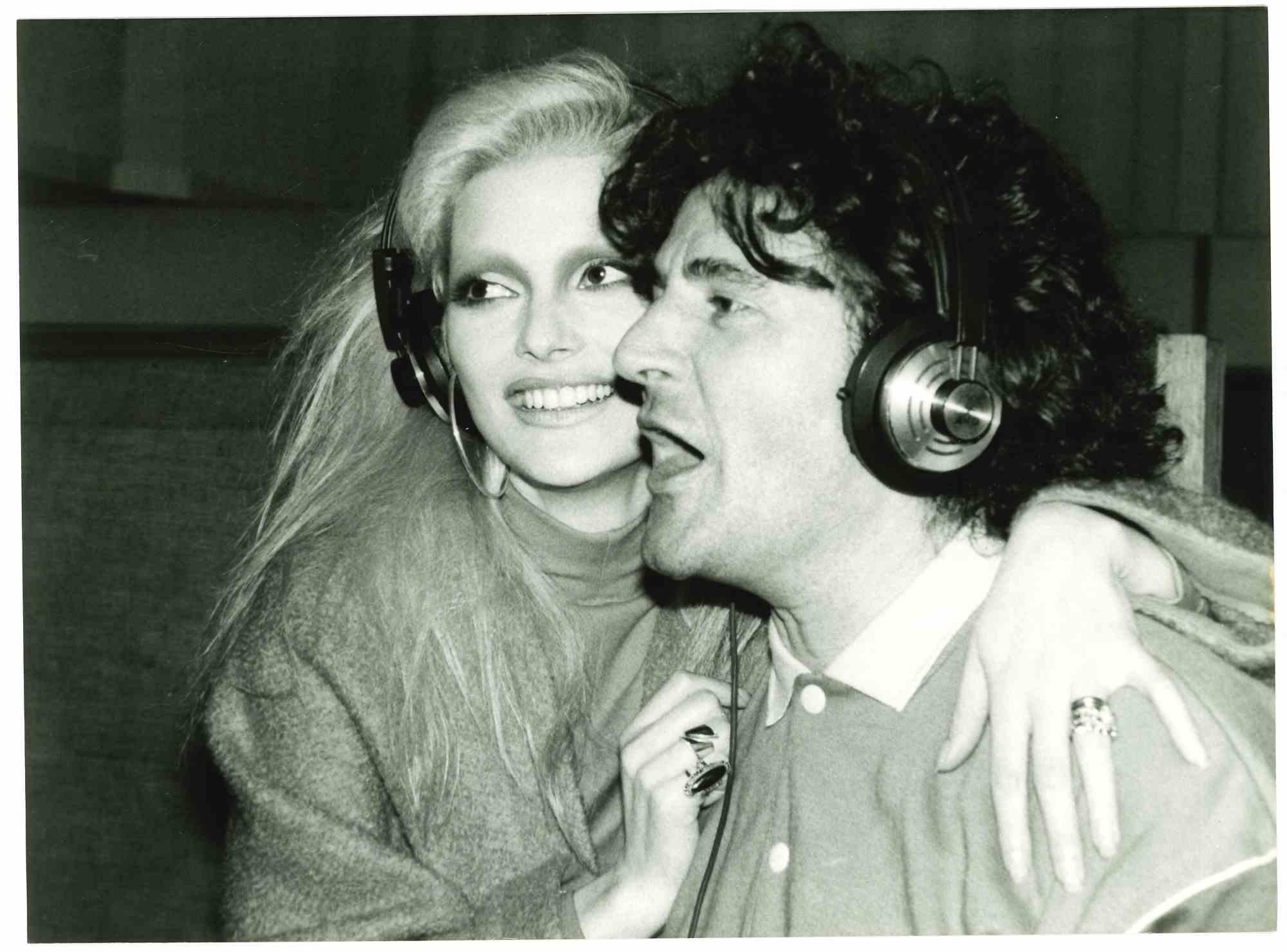 Figurative Photograph di Unknown - Fausto Leali e Anna Oxa - Fotografia d'epoca - Anni '80