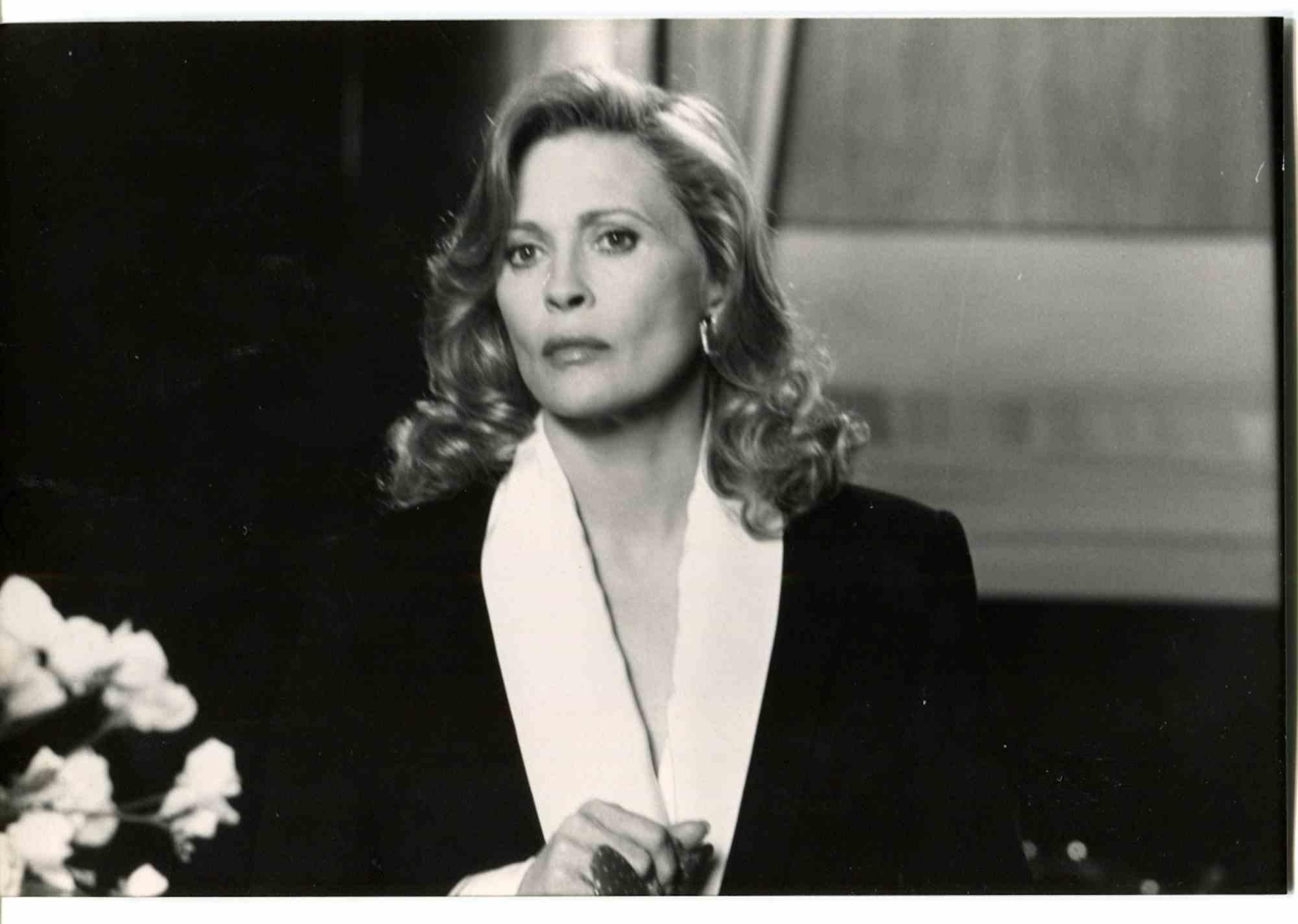 Unknown Figurative Photograph - Faye Dunaway Crystal or Ash, Fire or Wind, as Long as It's Love - 1989