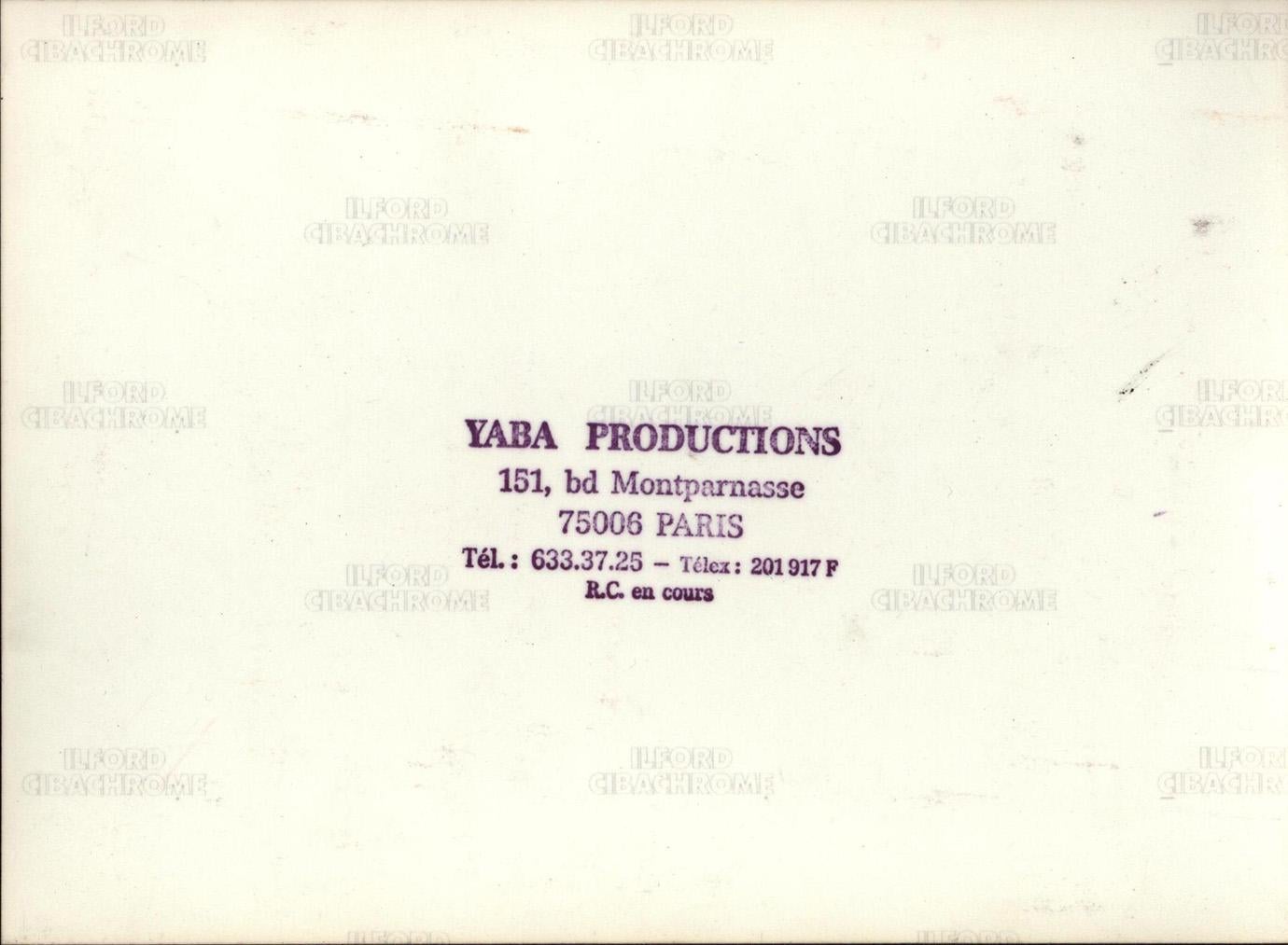 Fela Kuti: Eine seltene Vintage-Sammlung von: 

2 Werbefotos aus der Dunkelkammer, ca. Anfang/Mitte der 1980er Jahre. Jedes ist 5x7 Zoll groß.

15+ 35mm-Dias von Fela bei Live-Auftritten Anfang/Mitte der 1980er Jahre.

Sechs 2,25-Folien von Felas