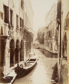 Schwebend im Kanal, Venedig
