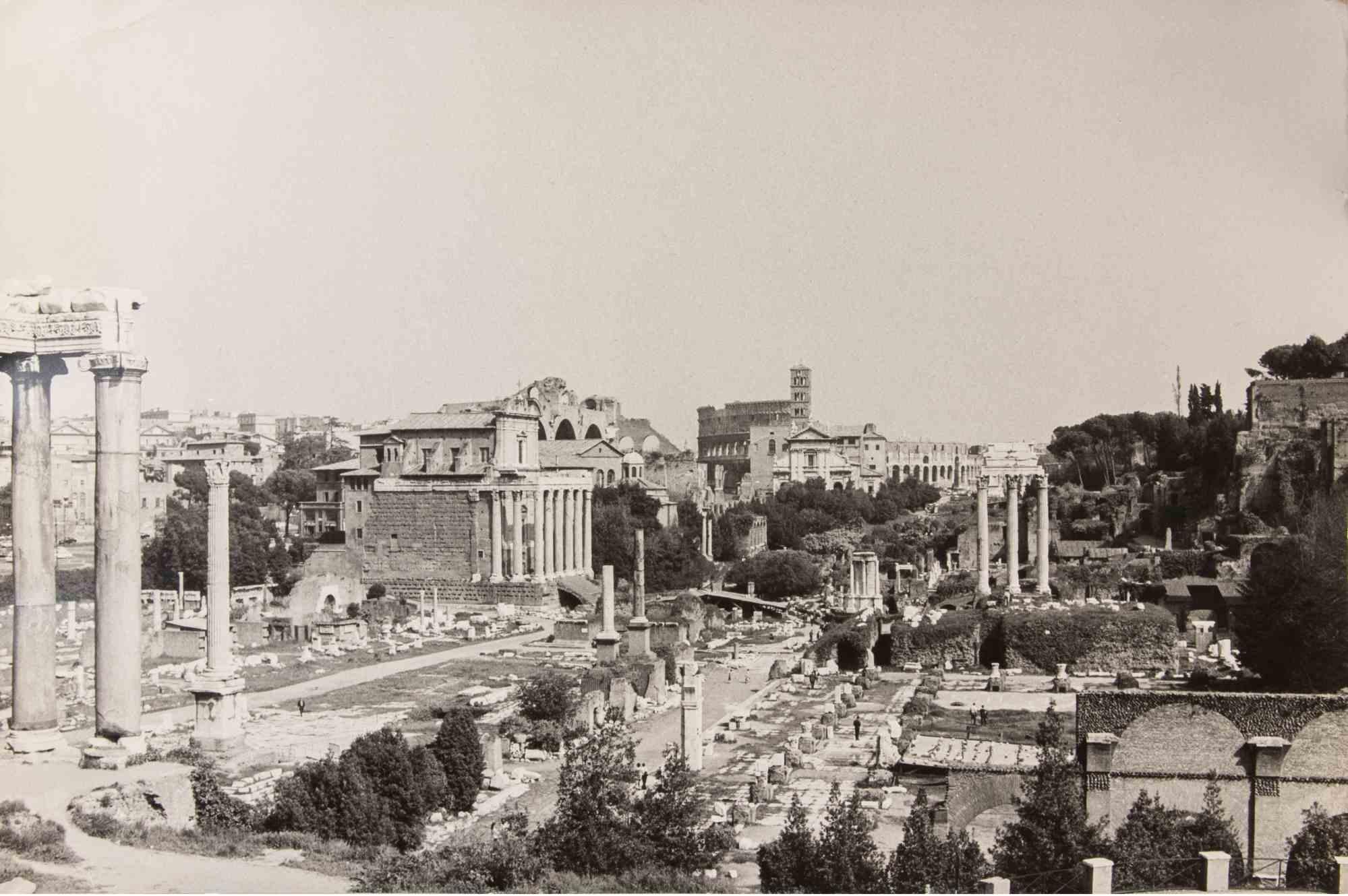 Figurative Photograph di Unknown - Fori Imperiali, Roma - Fotografia d'epoca - metà del XX secolo