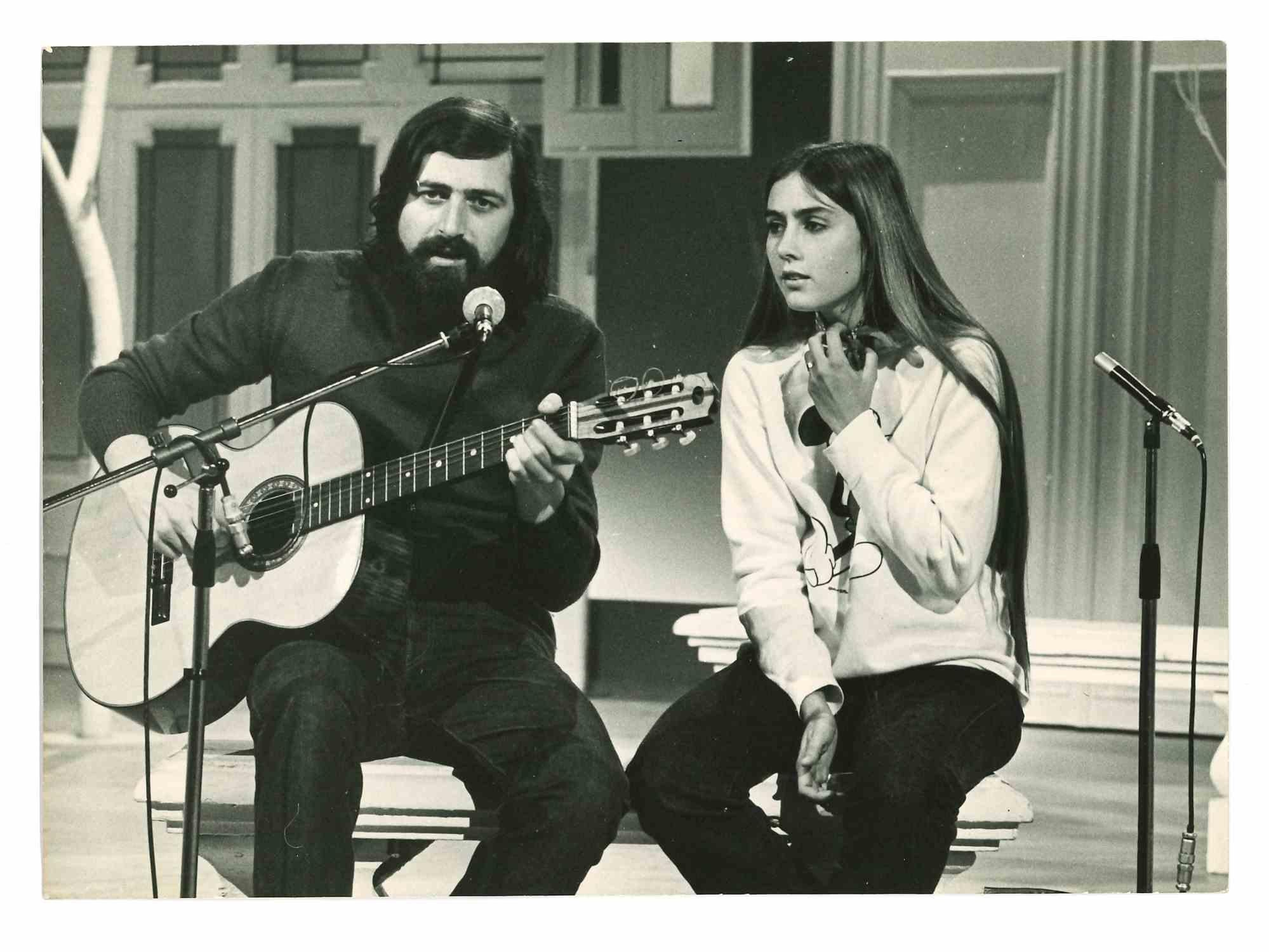 Unknown Portrait Photograph - Francesco Guccini and Romina Power - Photograph - 1970s
