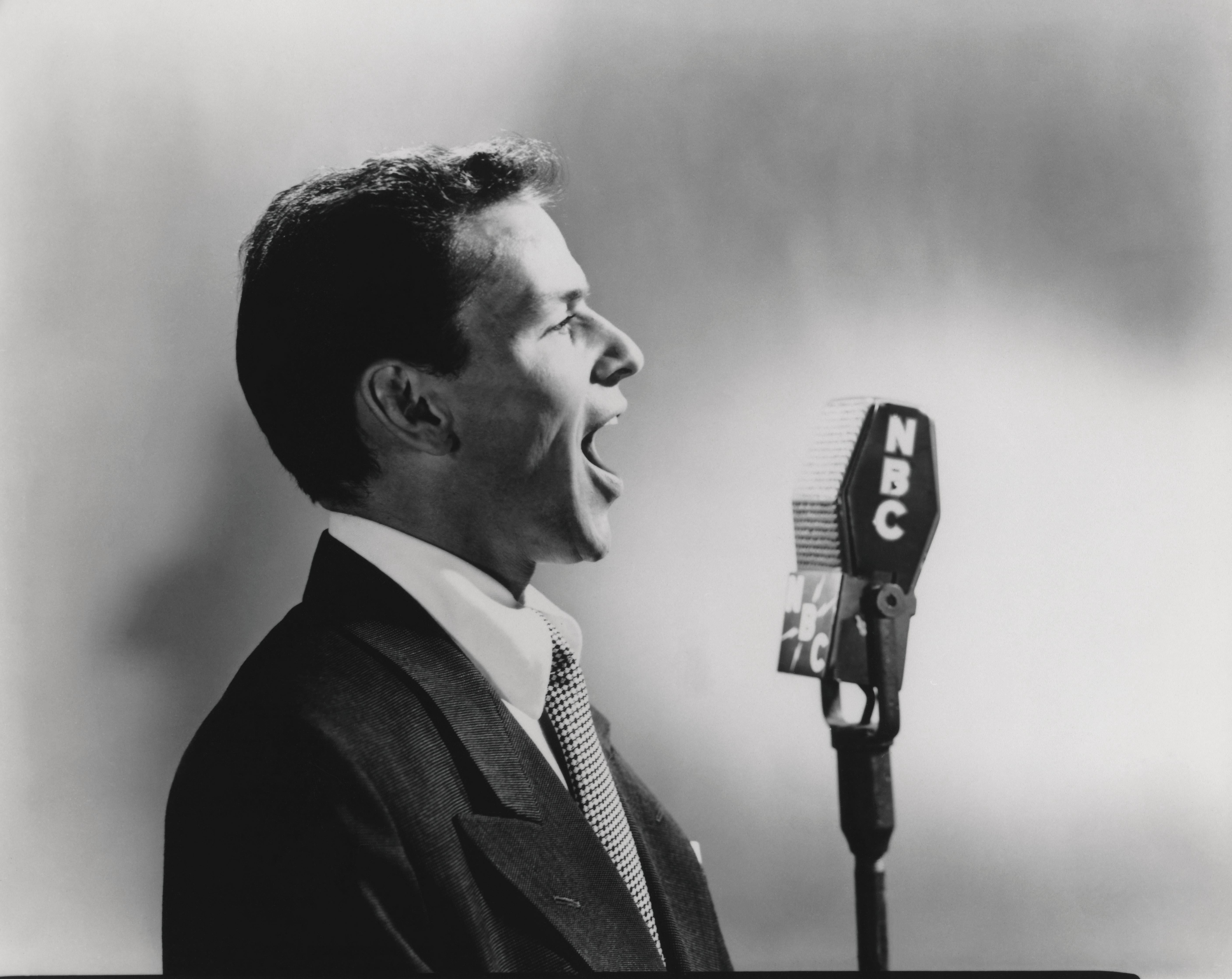 Frank Sinatra "La Voz" en NBC Radio