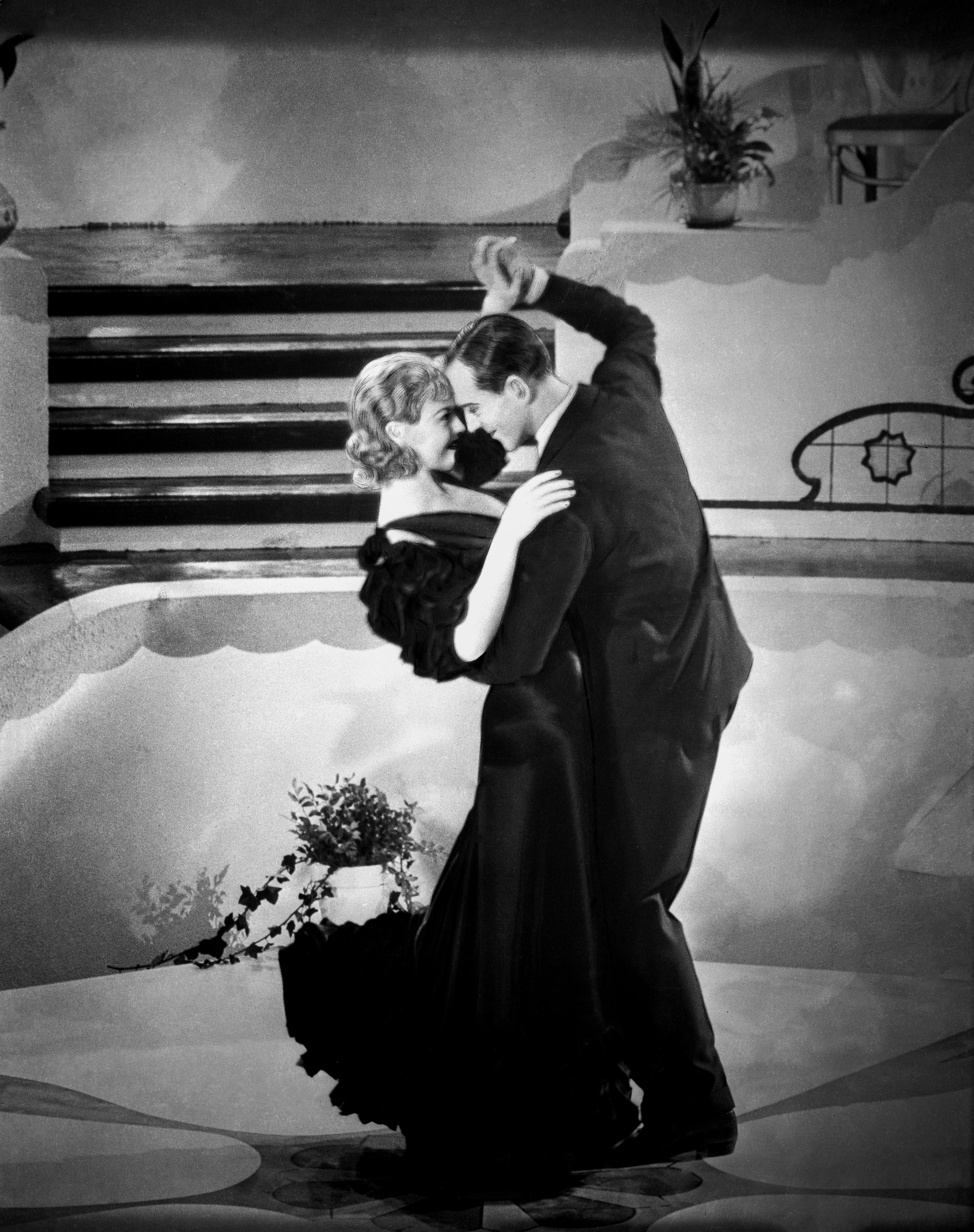 Unknown Portrait Photograph - Fred Astaire and Ginger Rogers Dancing Movie Star News Fine Art Print