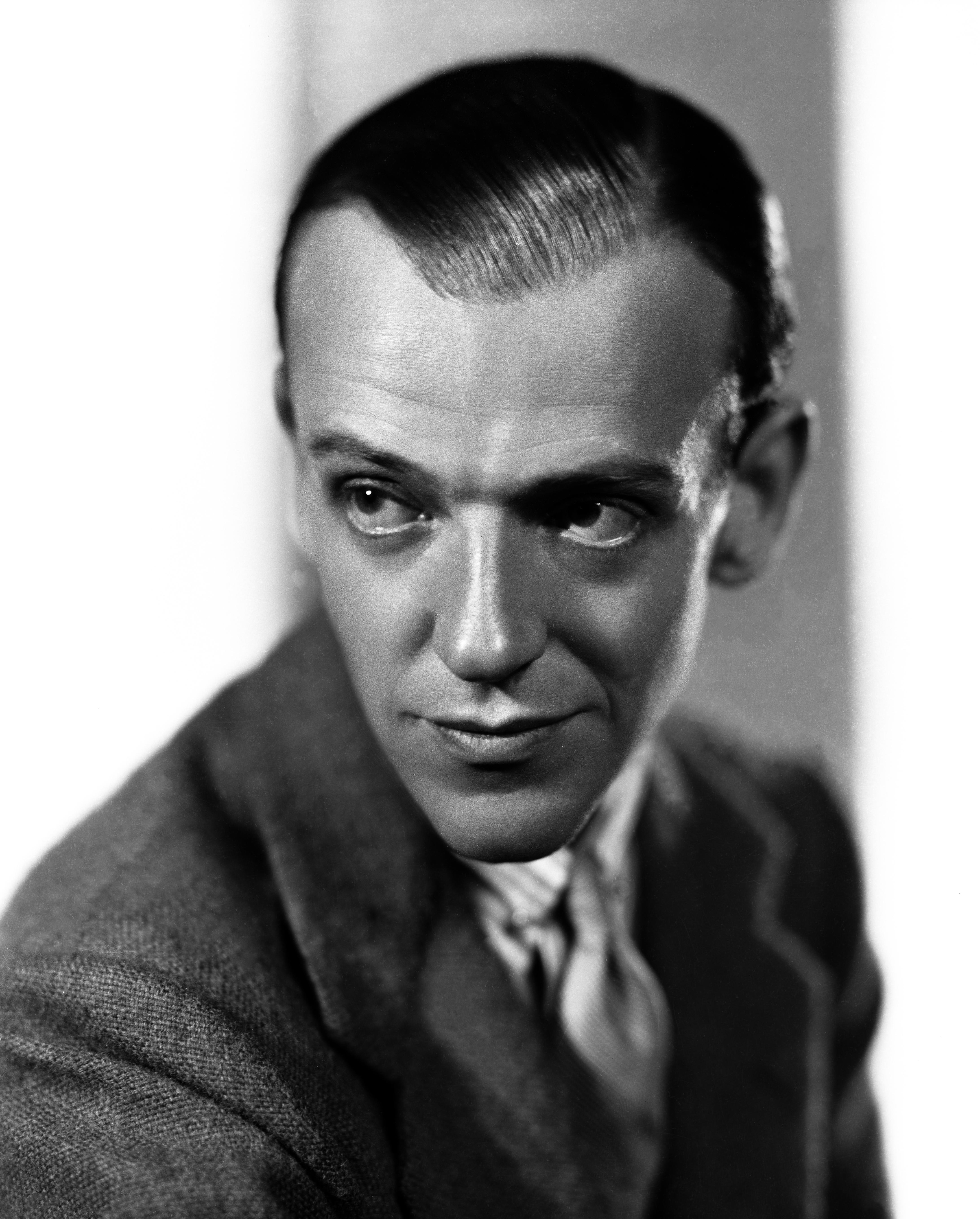 Unknown Portrait Photograph - Fred Astaire: Turn Around Movie Star News Fine Art Print