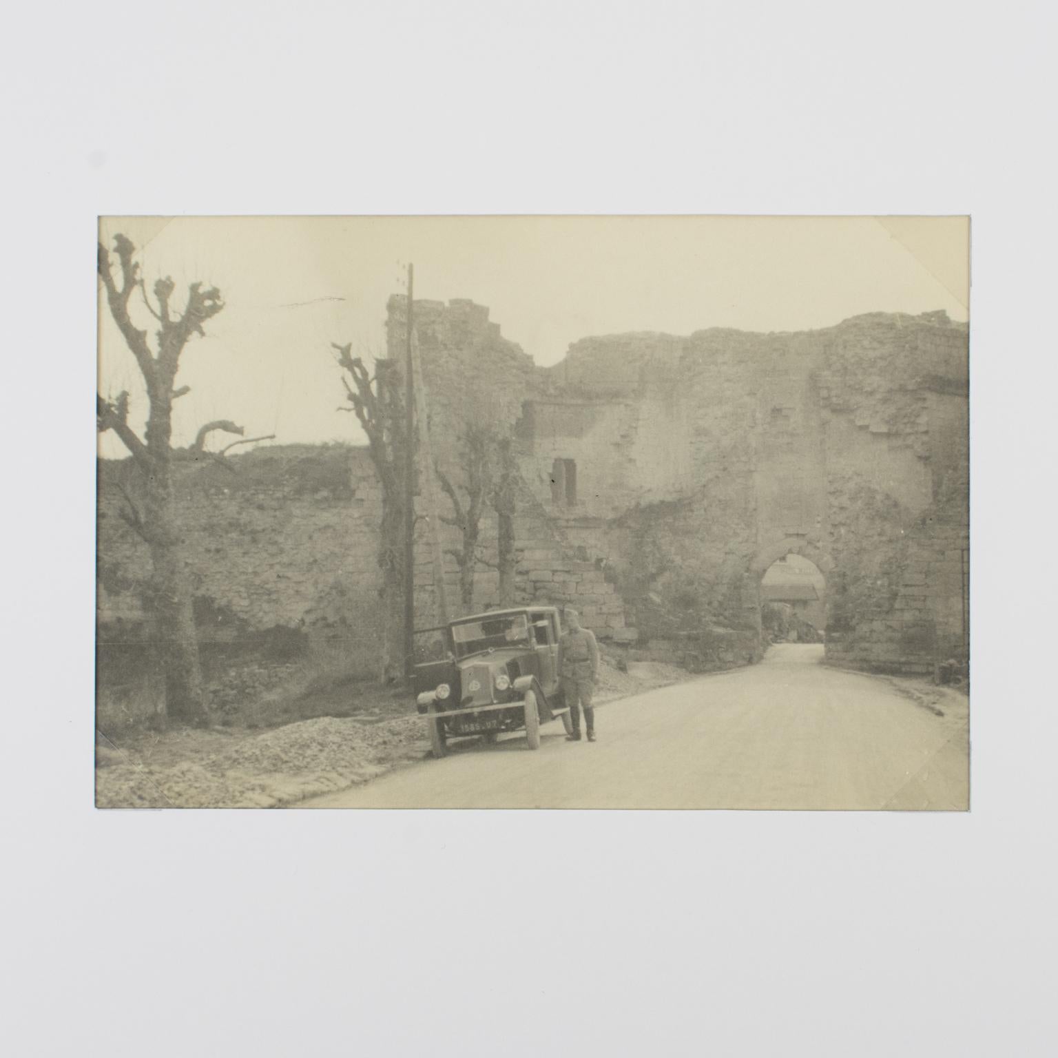 Soldat français près de Paris, photographie noir et blanc à la gélatine d'argent, 1926 en vente 2