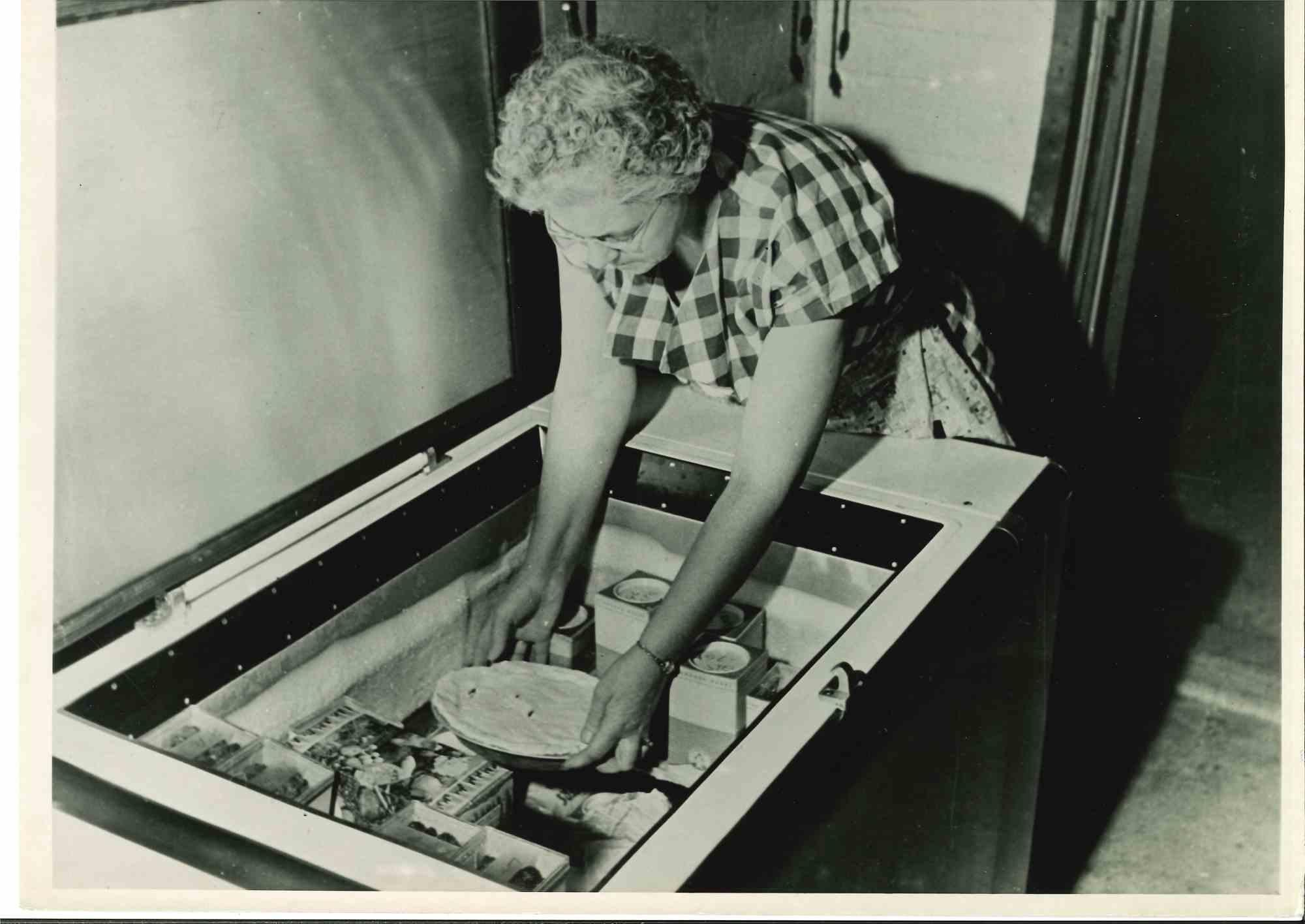 Unknown Figurative Photograph - Frozen Food Industry - American Vintage Photograph - Mid 20th Century
