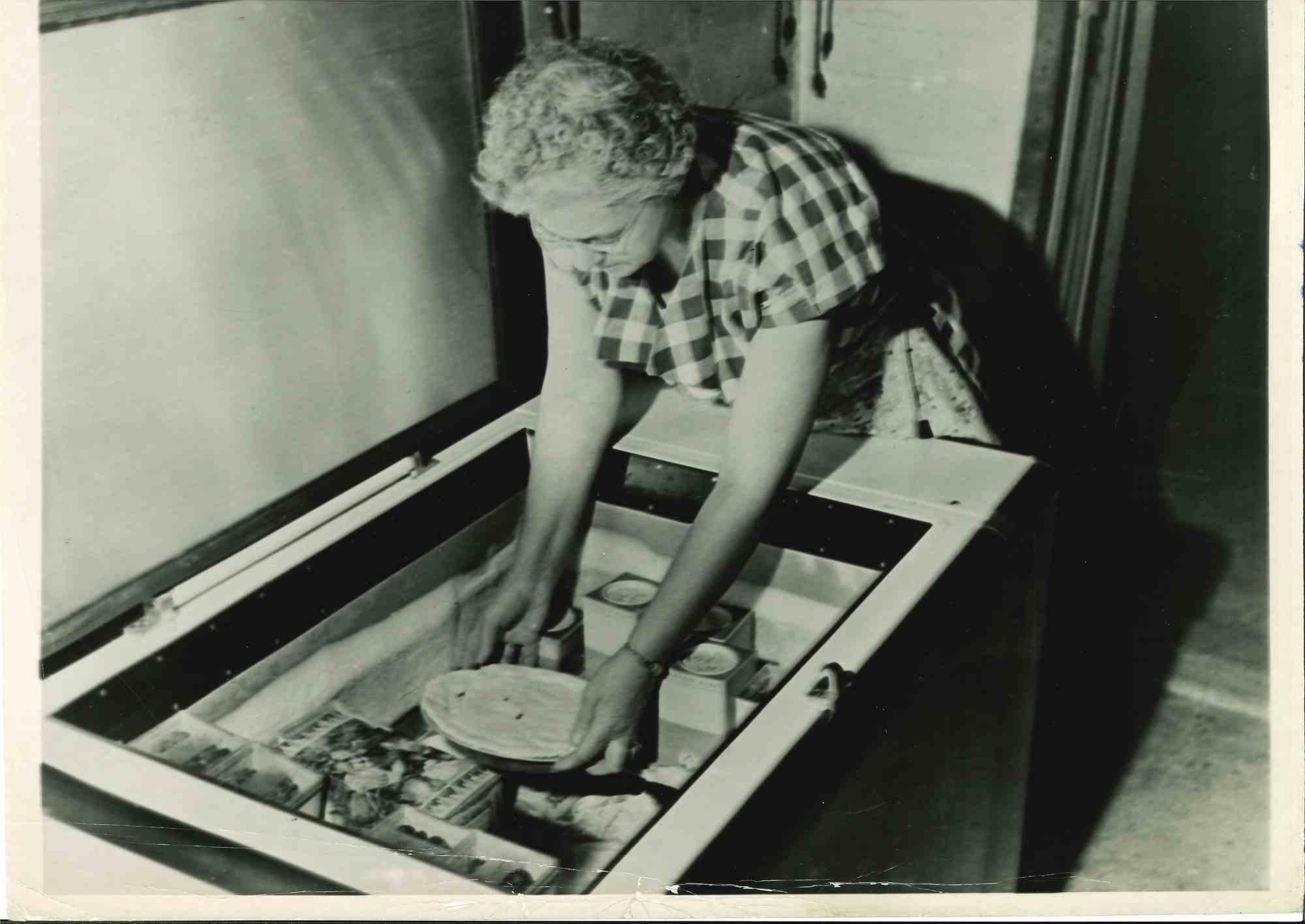 Unknown Figurative Photograph - Frozen Food Industry -  American Vintage Photograph - Mid 20th Century