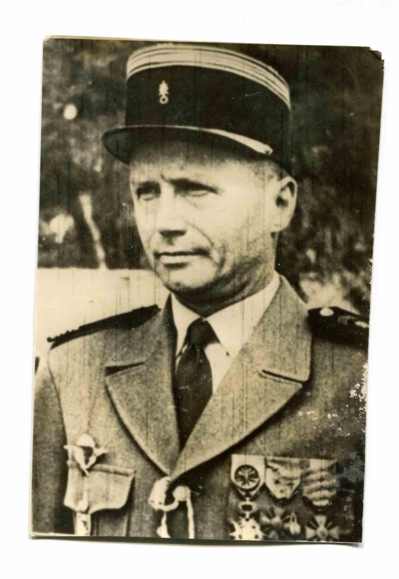Unknown Figurative Photograph - General of the French Army Algeria- Historical Photo - 1960s