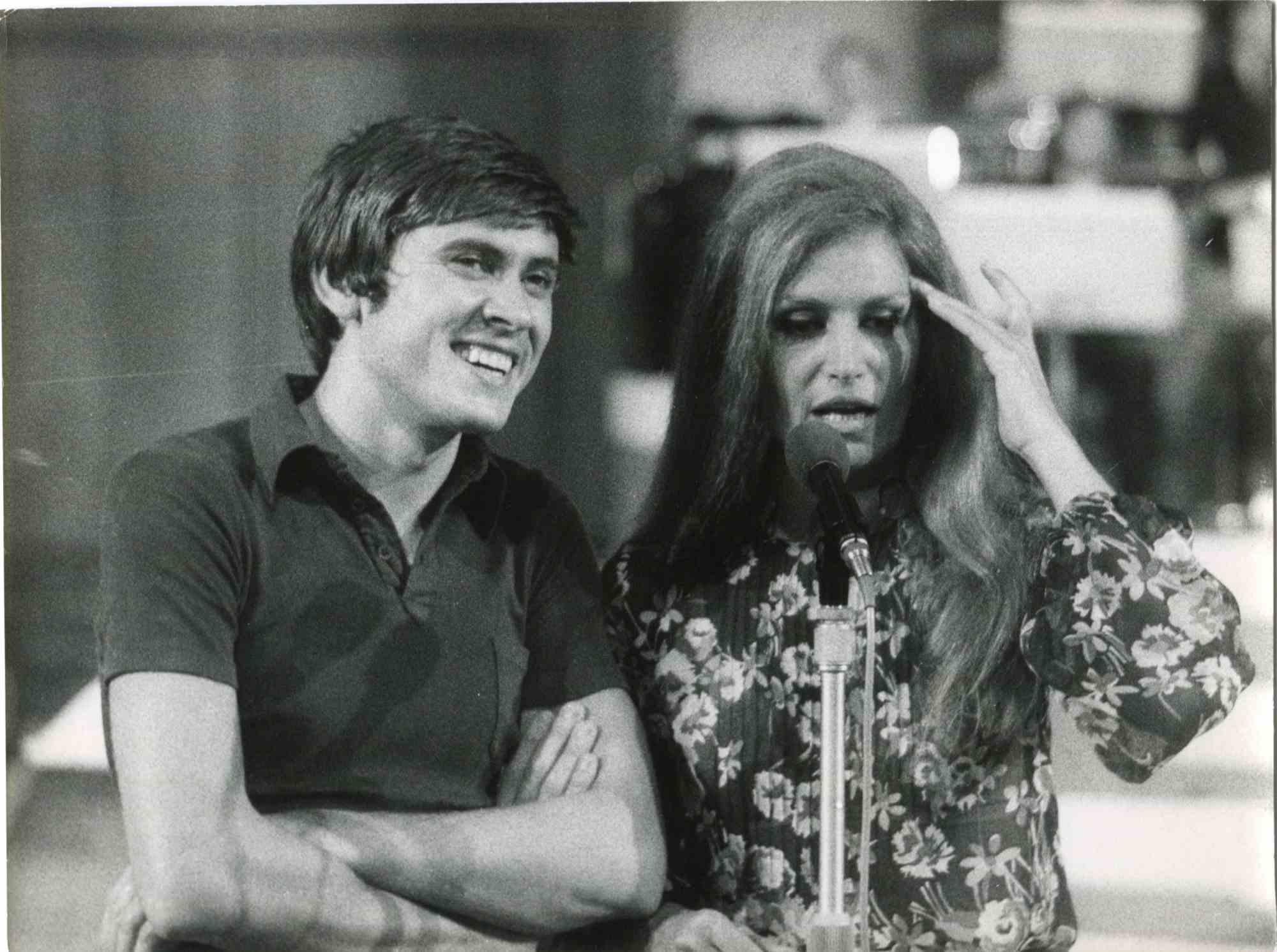 Portrait Photograph di Unknown - Gianni Morandi e Dalida - Foto d'epoca - Anni '70