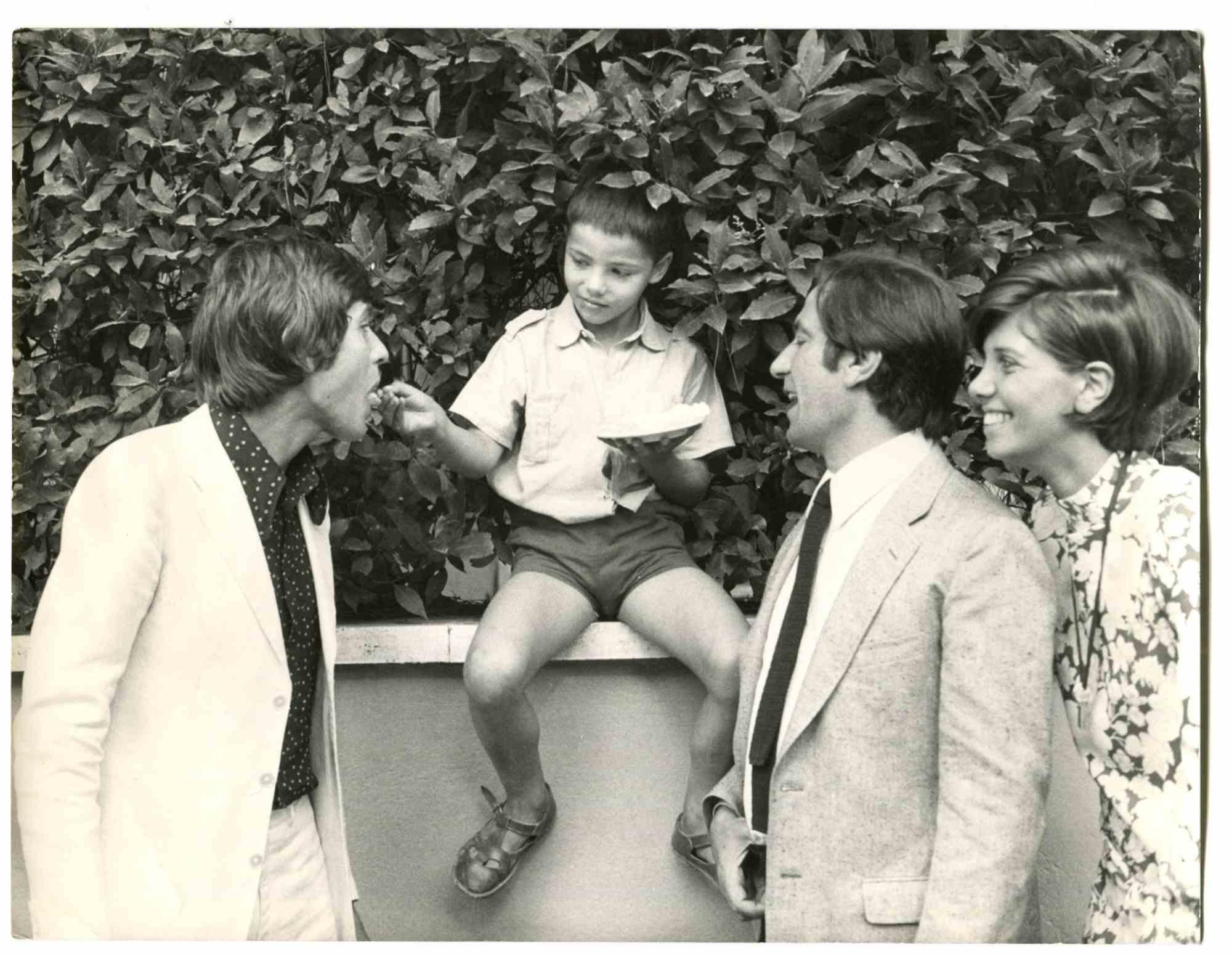 Unknown Portrait Photograph - Gianni Morandi and Laura Belli  - Photo - 1980s