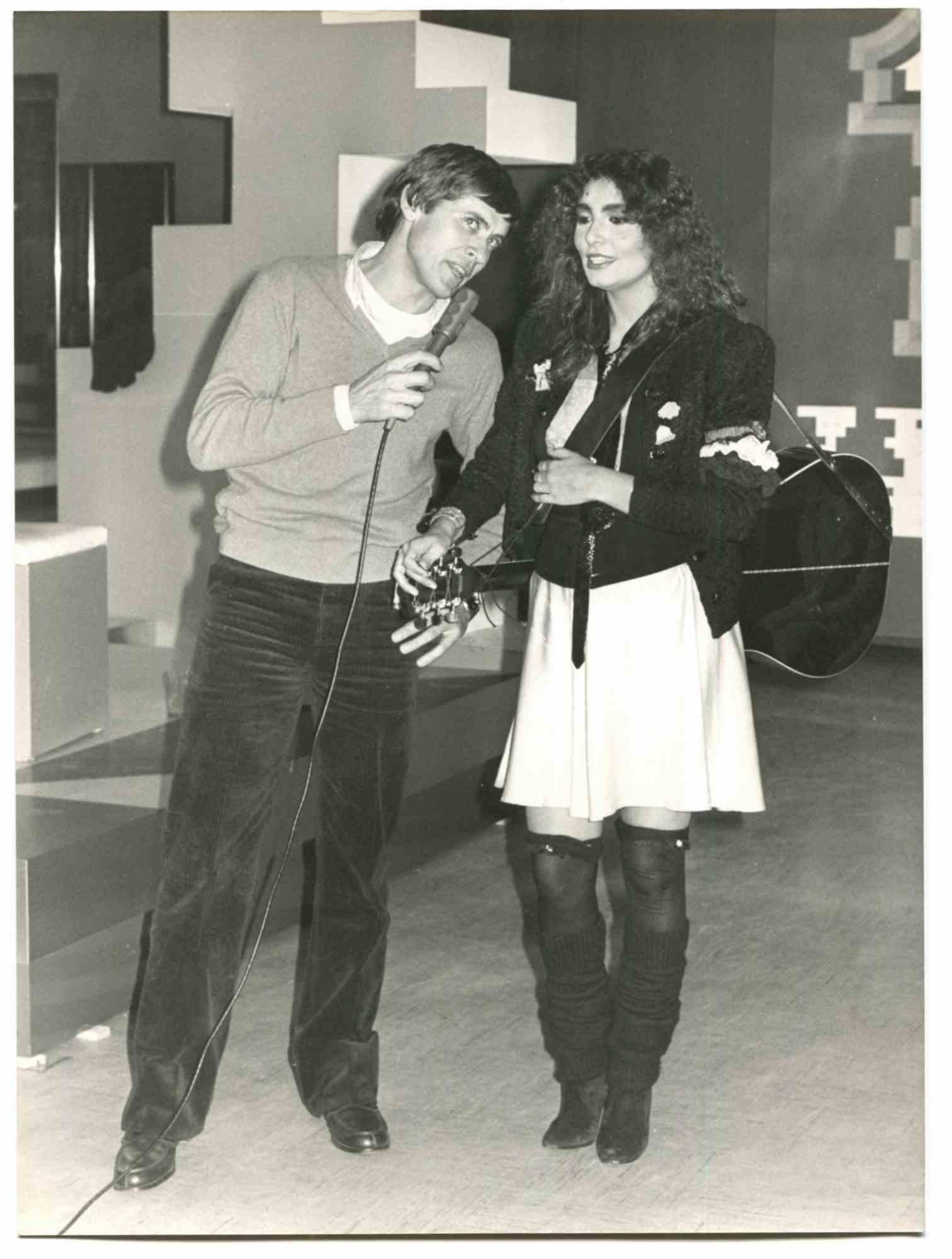 Unknown Portrait Photograph – Gianni Morandi und Loredana Bertè - Foto - 1980er Jahre