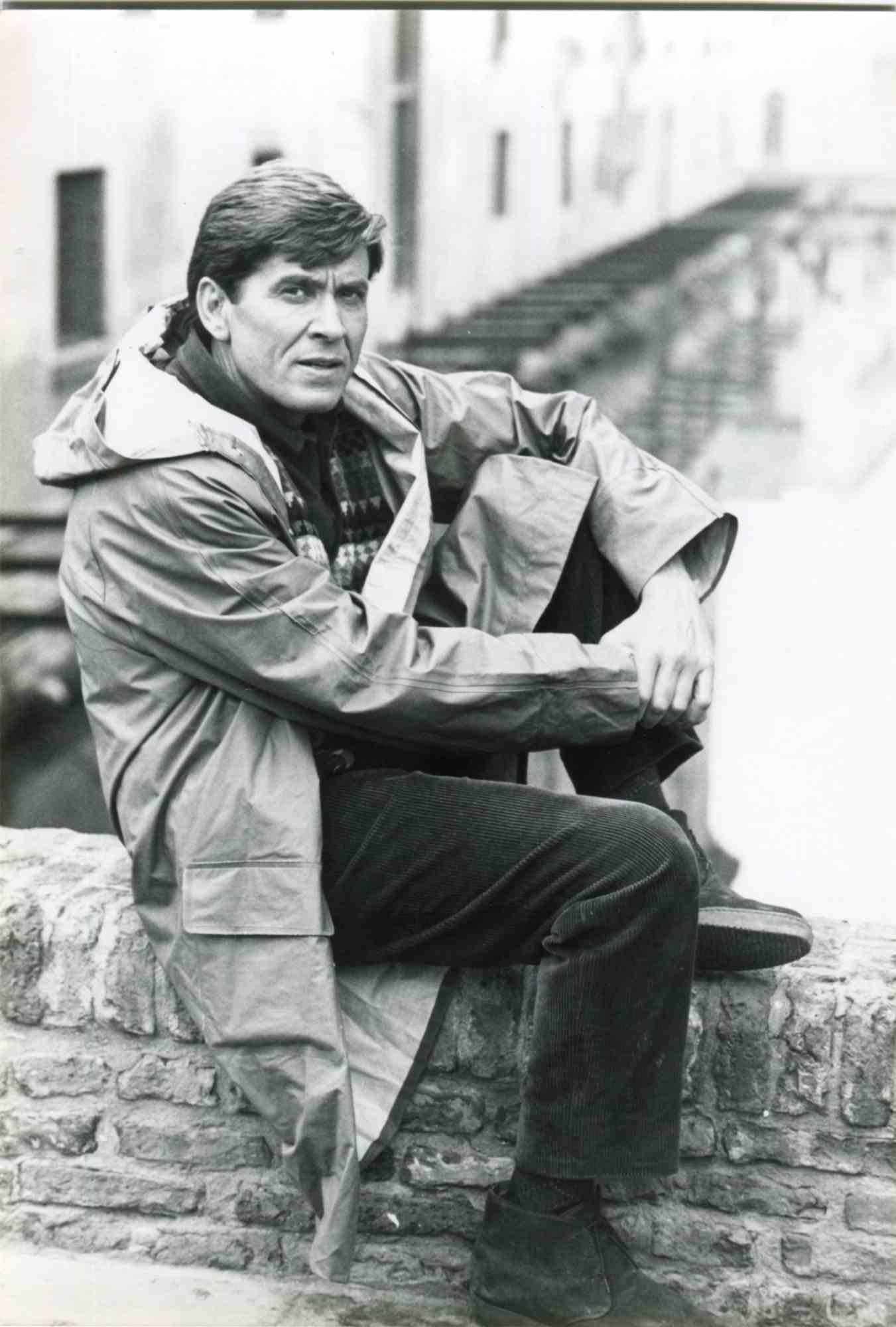 Unknown Portrait Photograph - Gianni Morandi - Vintage Photo - 1980s