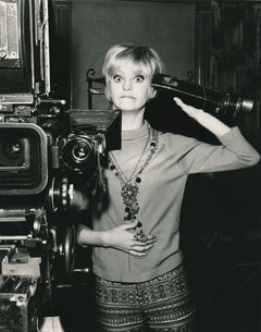 Goldie Hawn Quirky Expression Behind Film Camera Fine Art Print