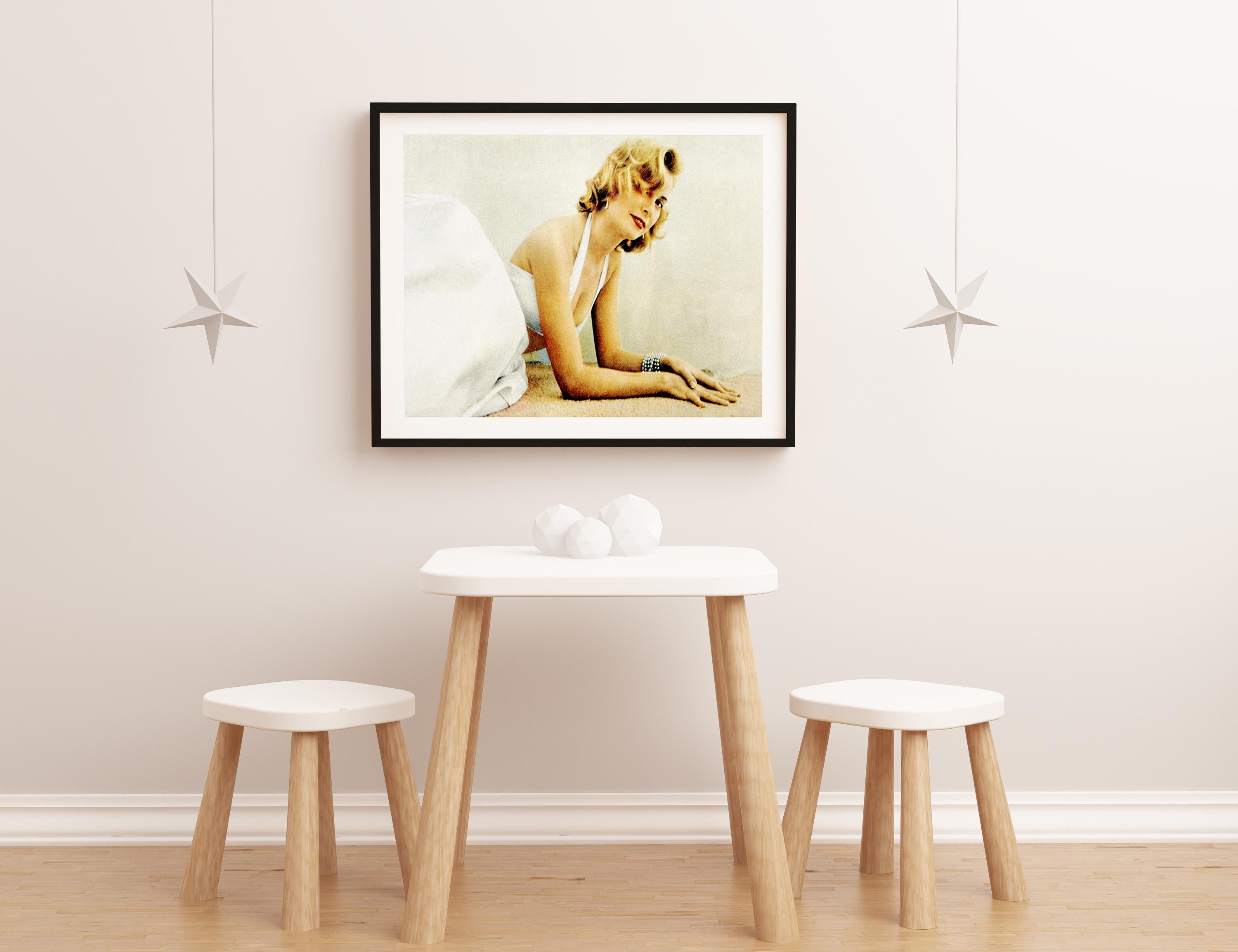 Grace Kelly: Elegance in White Globe Photos Fine Art Print For Sale 2