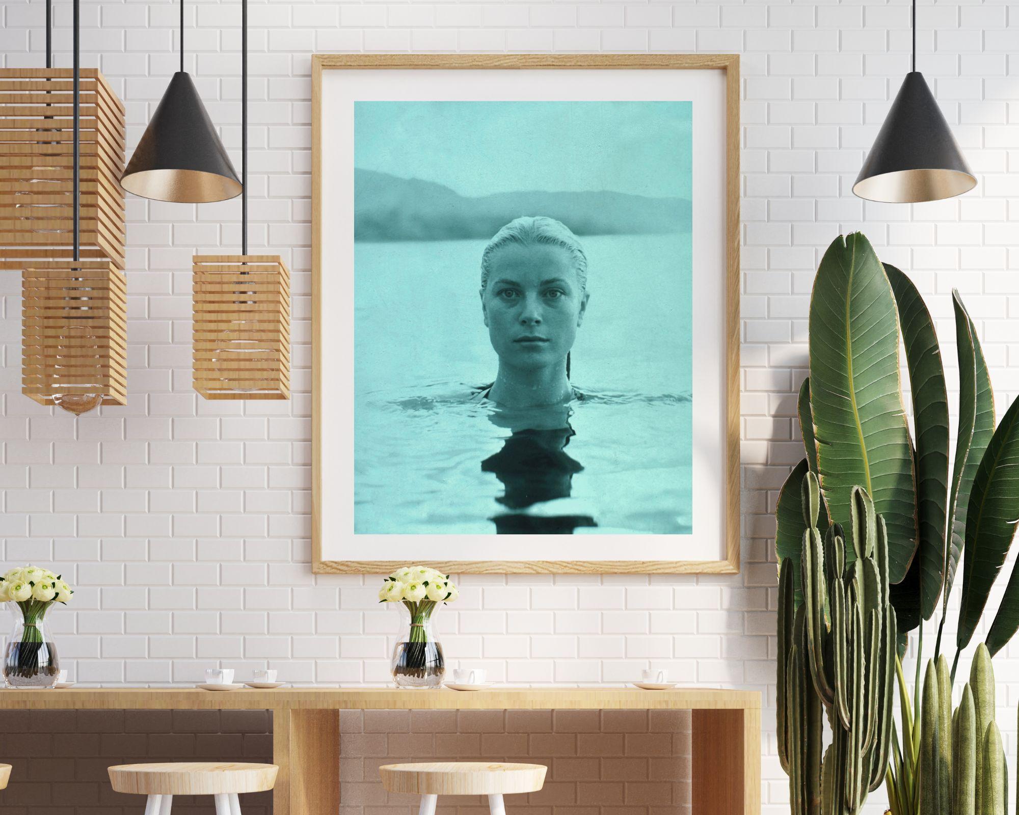 Grace Kelly Nuoto - Photograph di Unknown