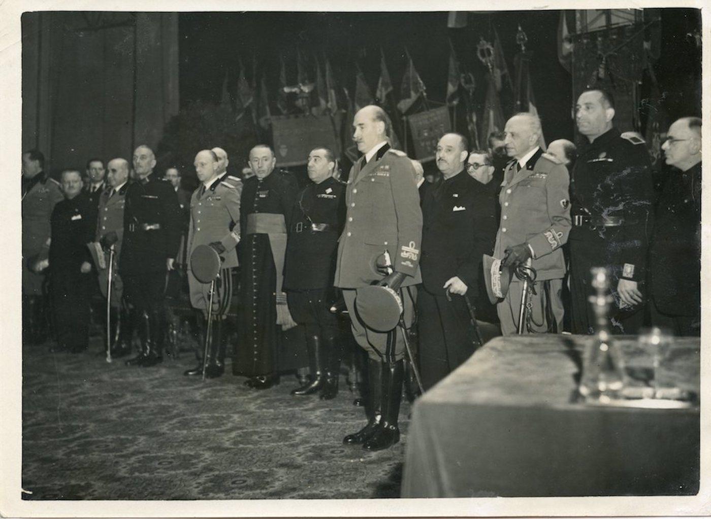 Unknown Black and White Photograph - Graziani during an Official Ceremony - Vintage Photo 1935