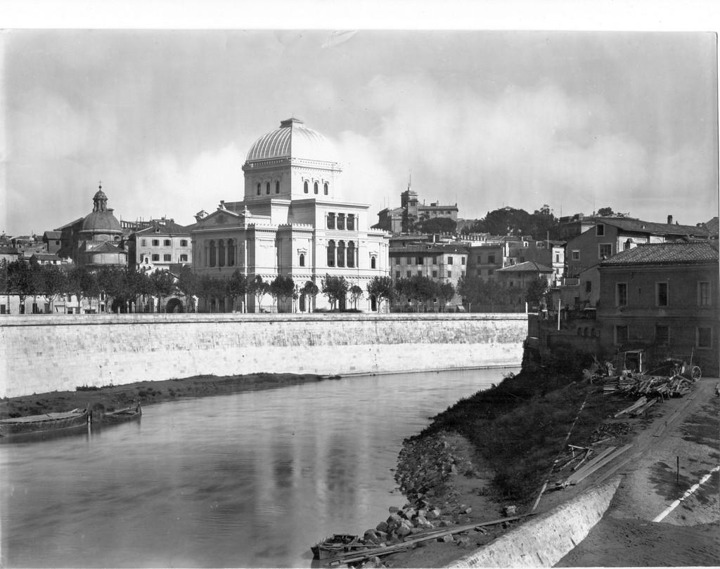 Unknown Landscape Photograph - Great Synagougue - Disappeared Rome - Original b/w Photograph - 1930s