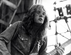 Greg Ridley of Humble Pie Performing on Stage - Photographie d'origine vintage