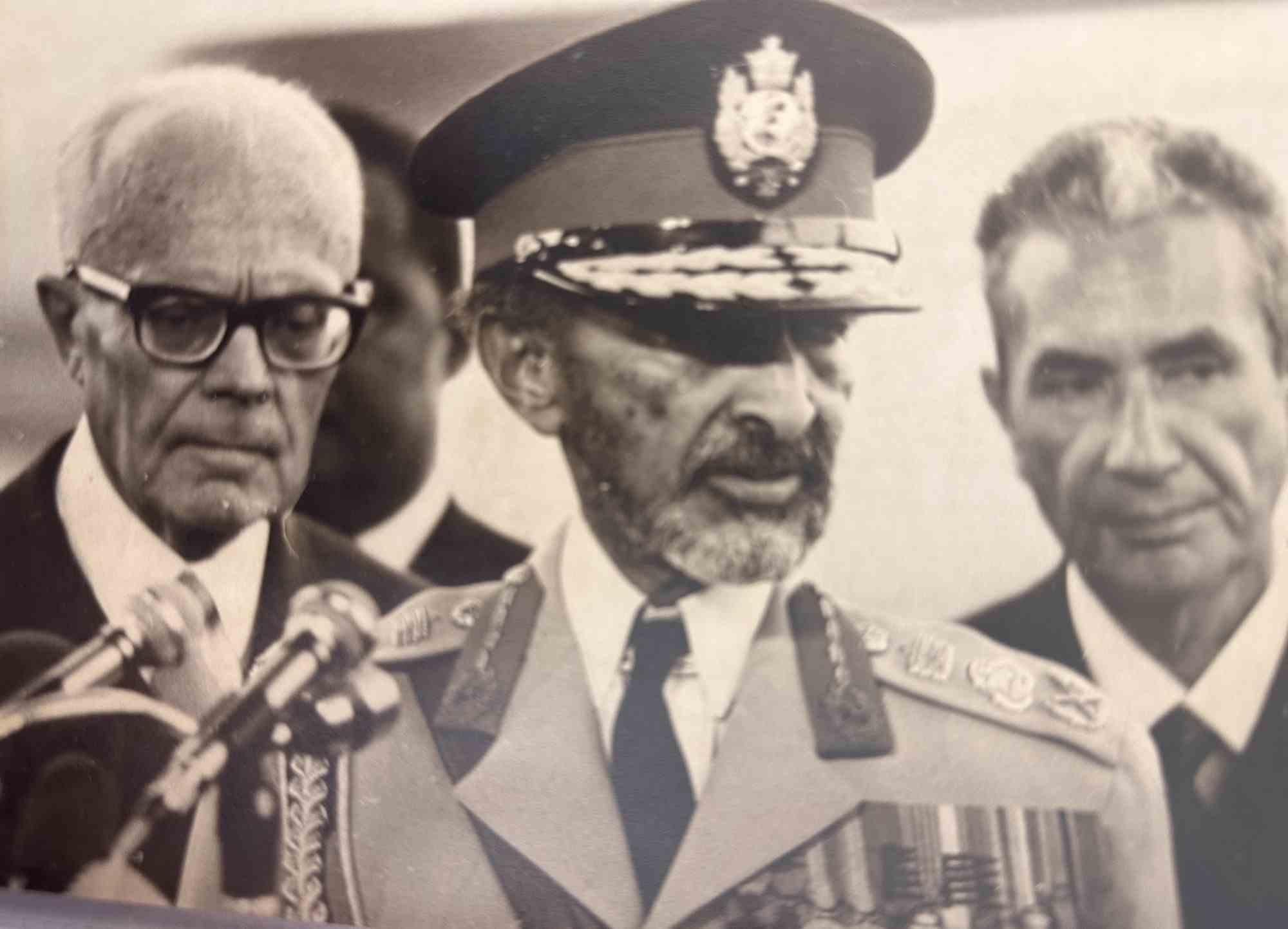 Unknown Figurative Photograph - Haile Selassie, Sandro Pertini and Aldo Moro - Vintage Photo - 1970s