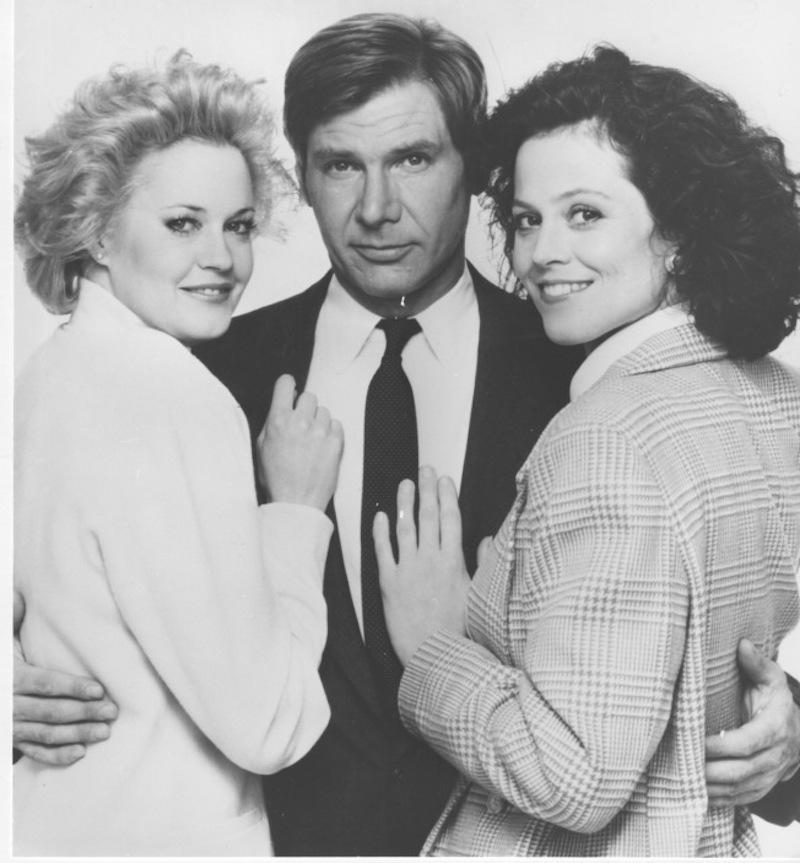 Portrait Photograph de Unknown - Harrison Ford, Melanie Griffith y Sigourney Weaver - Foto de época - 1988