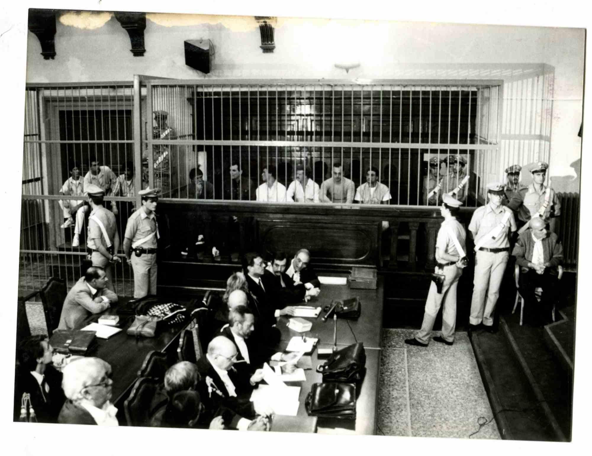 Unknown Figurative Photograph - Historical Photo of Prison - Court - Vintage photo - 1987