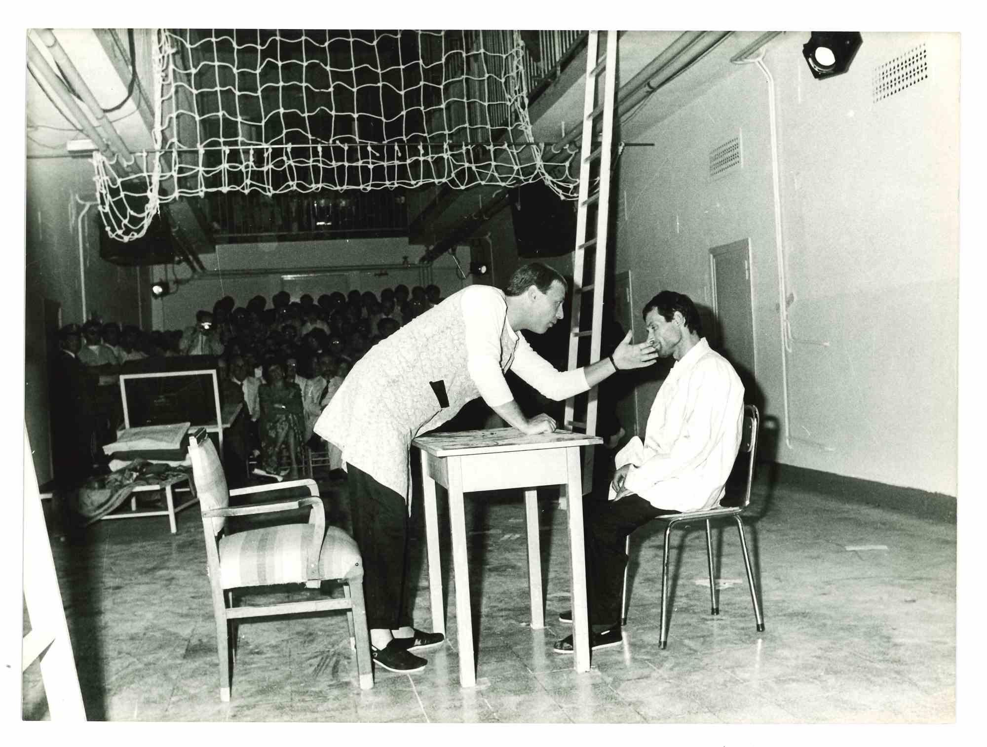 Unknown Figurative Photograph - Historical Photo of Prison - Rebibbia Theatre played by Prisoners - 1970s