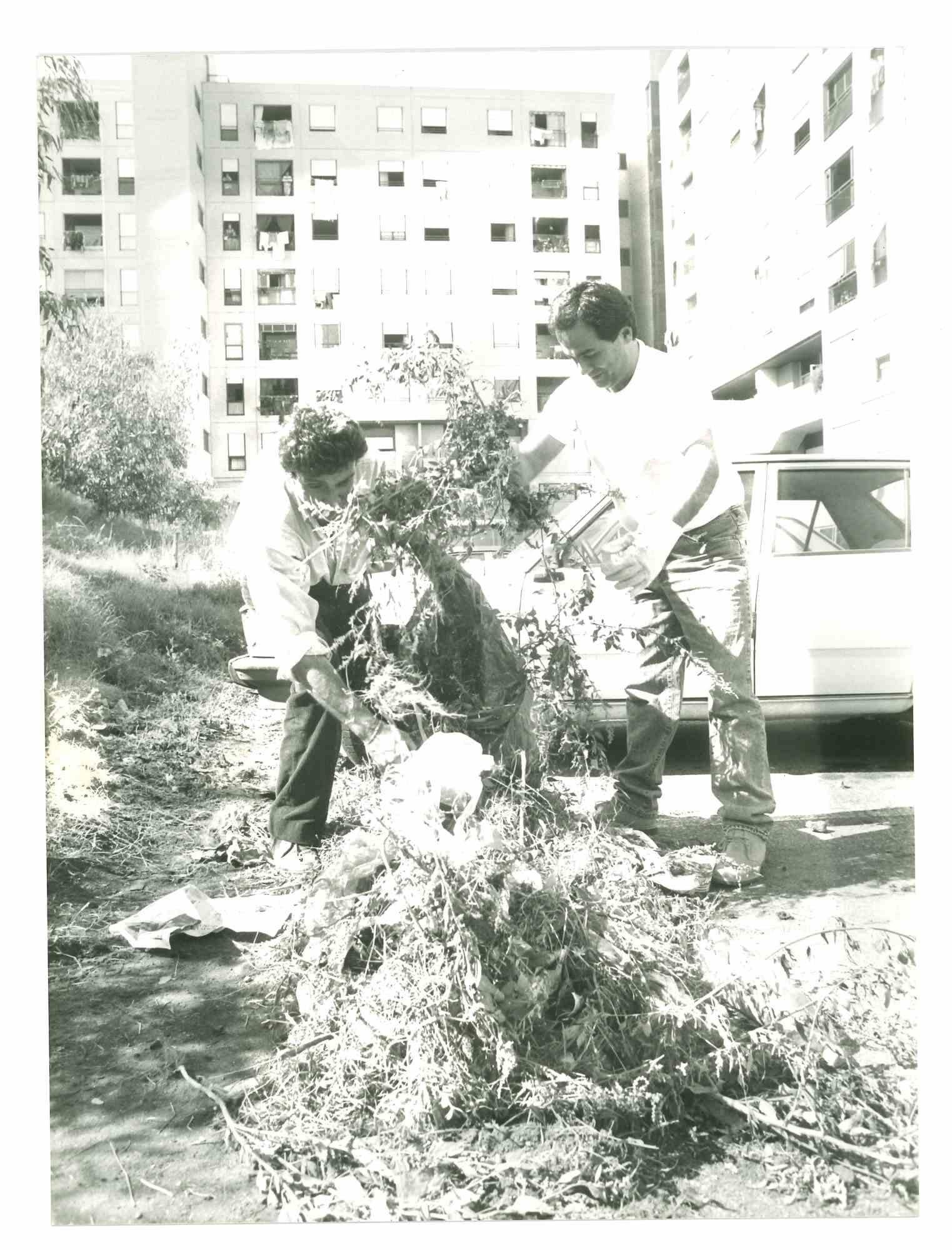 Unknown Figurative Photograph - Historical Photo of Prisons  - Cleaning Via Nomentana in Rome - 1970s
