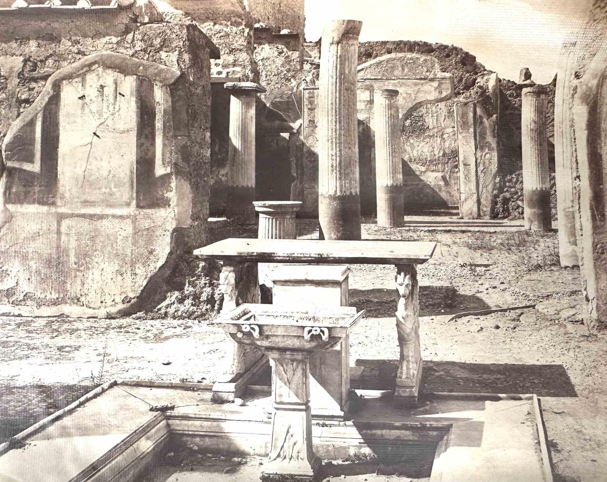 Unknown Figurative Photograph - Historical Photo - Roman Columns - Vintage photo - Early 20th Century