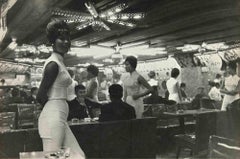 Hong Kong – Women in Bar - Vintage Photograph - 1960s