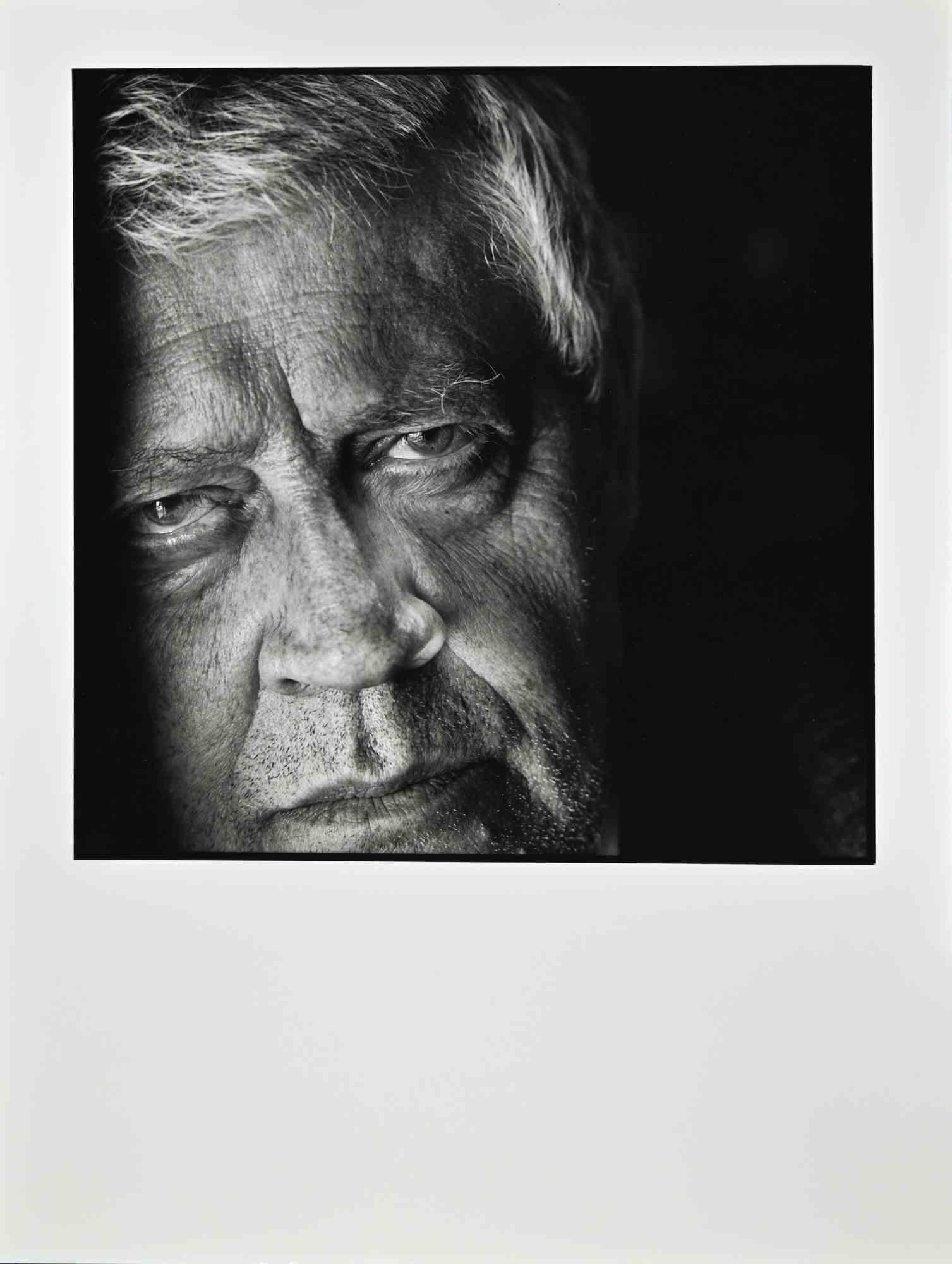 Figurative Photograph Unknown - Hugo Pratt - Photographie vintage, années 1970