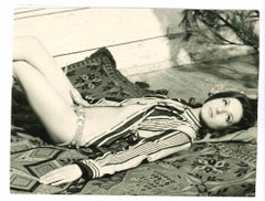 Vintage In Pose (Catherine Spaak) - 1960s