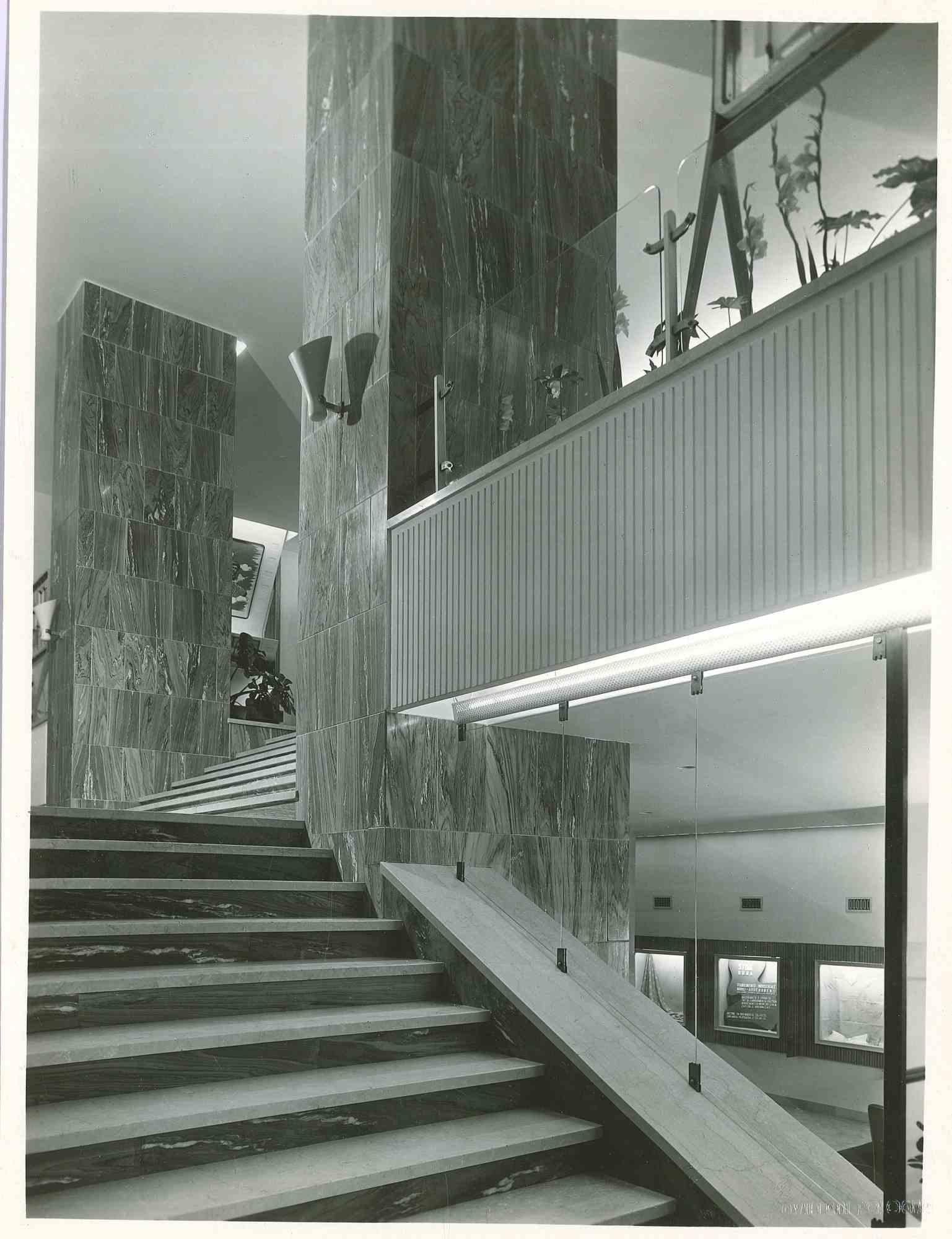 Figurative Photograph de Unknown - Inauguración del Palacio de las Ciencias en Roma - Foto de época - Años 50