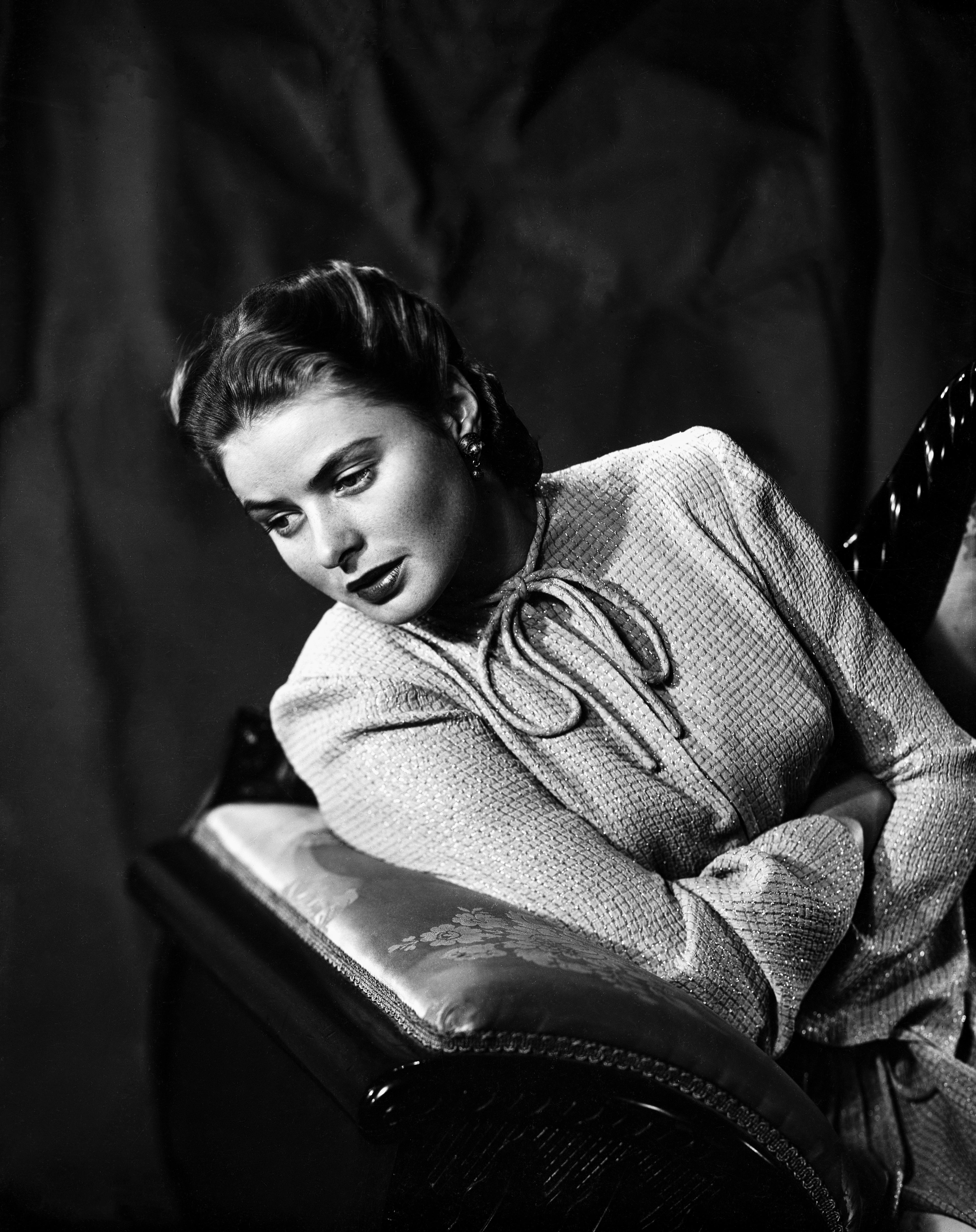 Unknown Black and White Photograph - Ingrid Bergman Leaning in Dramatic Portrait Movie Star News Fine Art Print