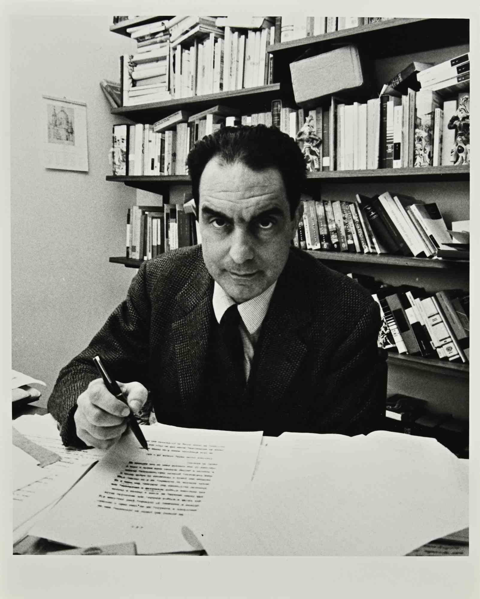 Unknown Figurative Photograph – Italo Calvino – Vintage-Fotografie – 1960er Jahre