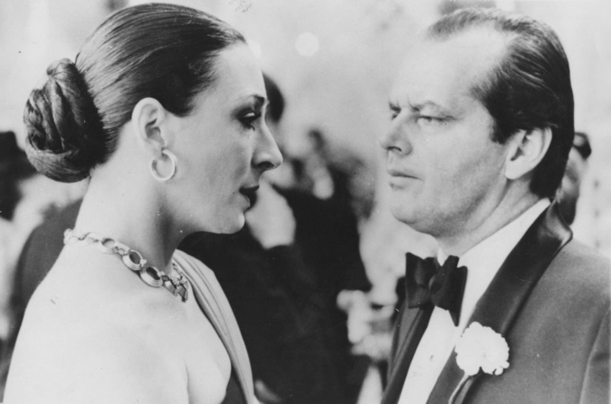 Unknown Portrait Photograph - Jack Nicholson and Angelica Houston - Vintage Photo -1985