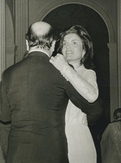 Jackie Kennedy et Alejandro Orfila, photographie en noir et blanc, vers 1960
