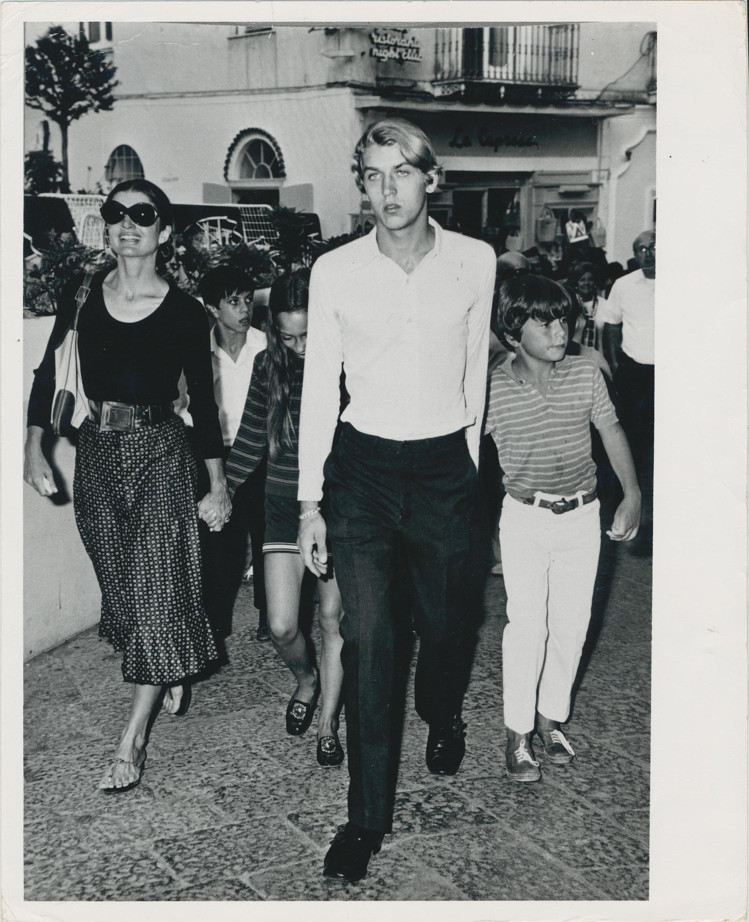 Unknown Black and White Photograph - Jackie Kennedy, Christina and Tony Radziwill