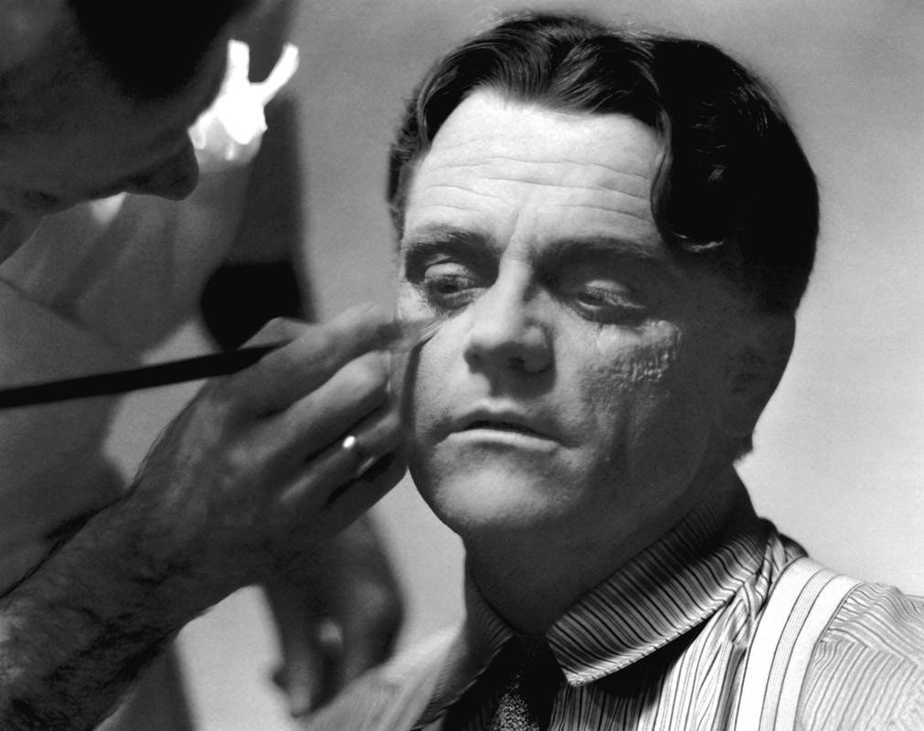 Unknown Portrait Photograph – „James Cagney Make Up“ 1941 