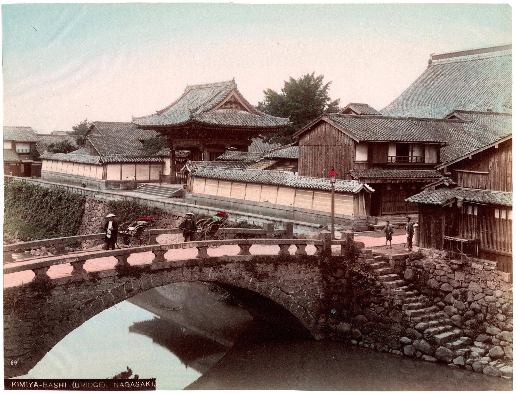 Japan – Kimya-Bashi (Bridge), Nagasaki w/ 2 rickshaws – Hand-colored photograph