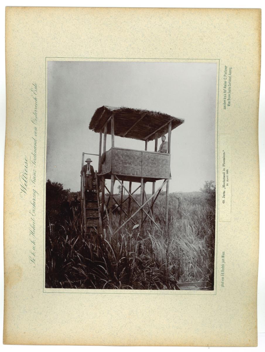 Unknown Landscape Photograph - Java - High stand in Ploembon - Vintage Photo - 1893