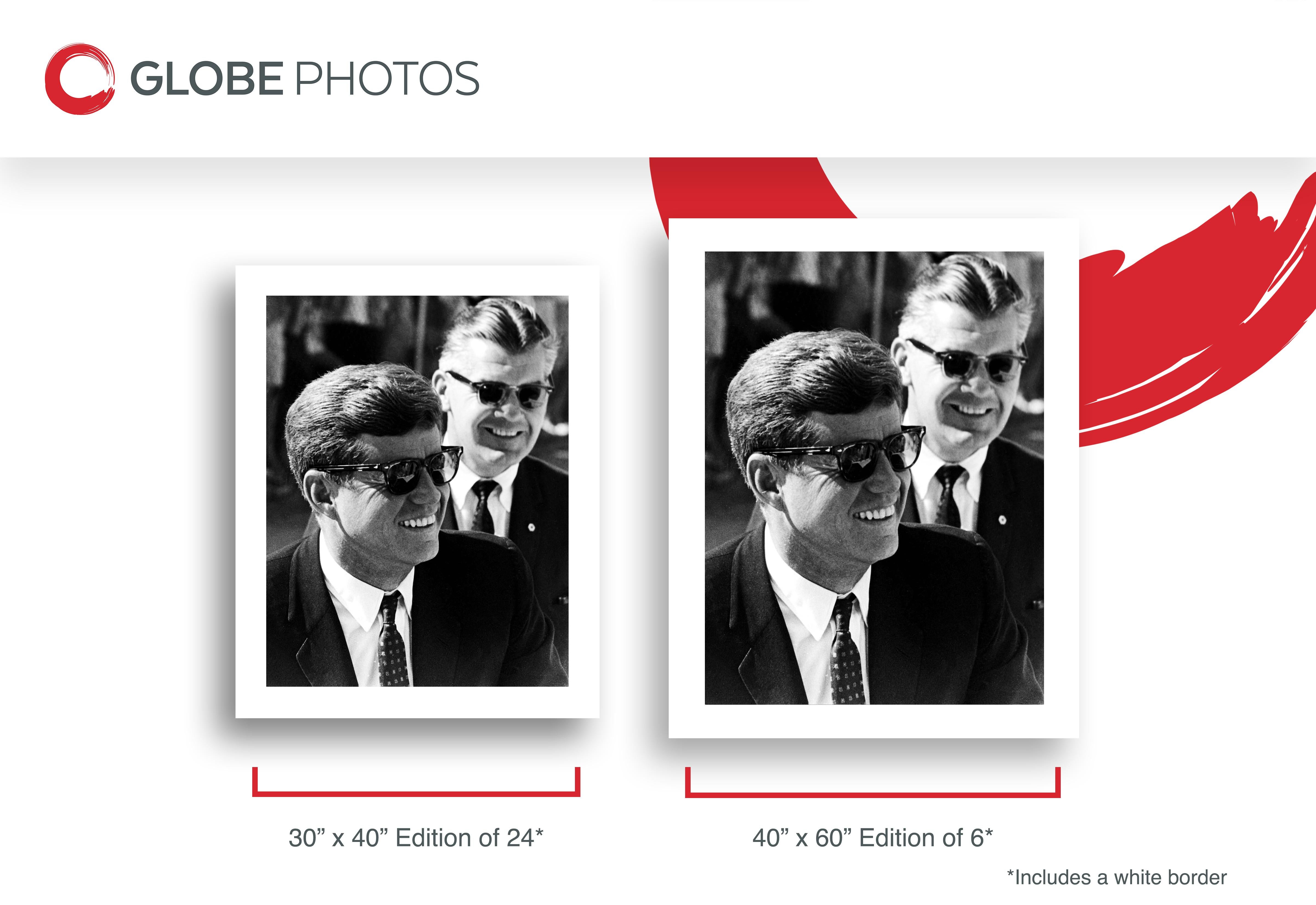 John F. Kennedy che sorride con gli occhiali da sole in vendita 2