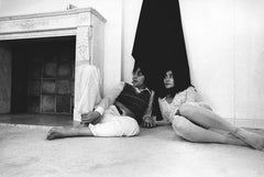 John Lennon and Yoko Ono: Hanging Out Globe Photos Fine Art Print