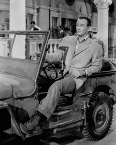 John Wayne en coche